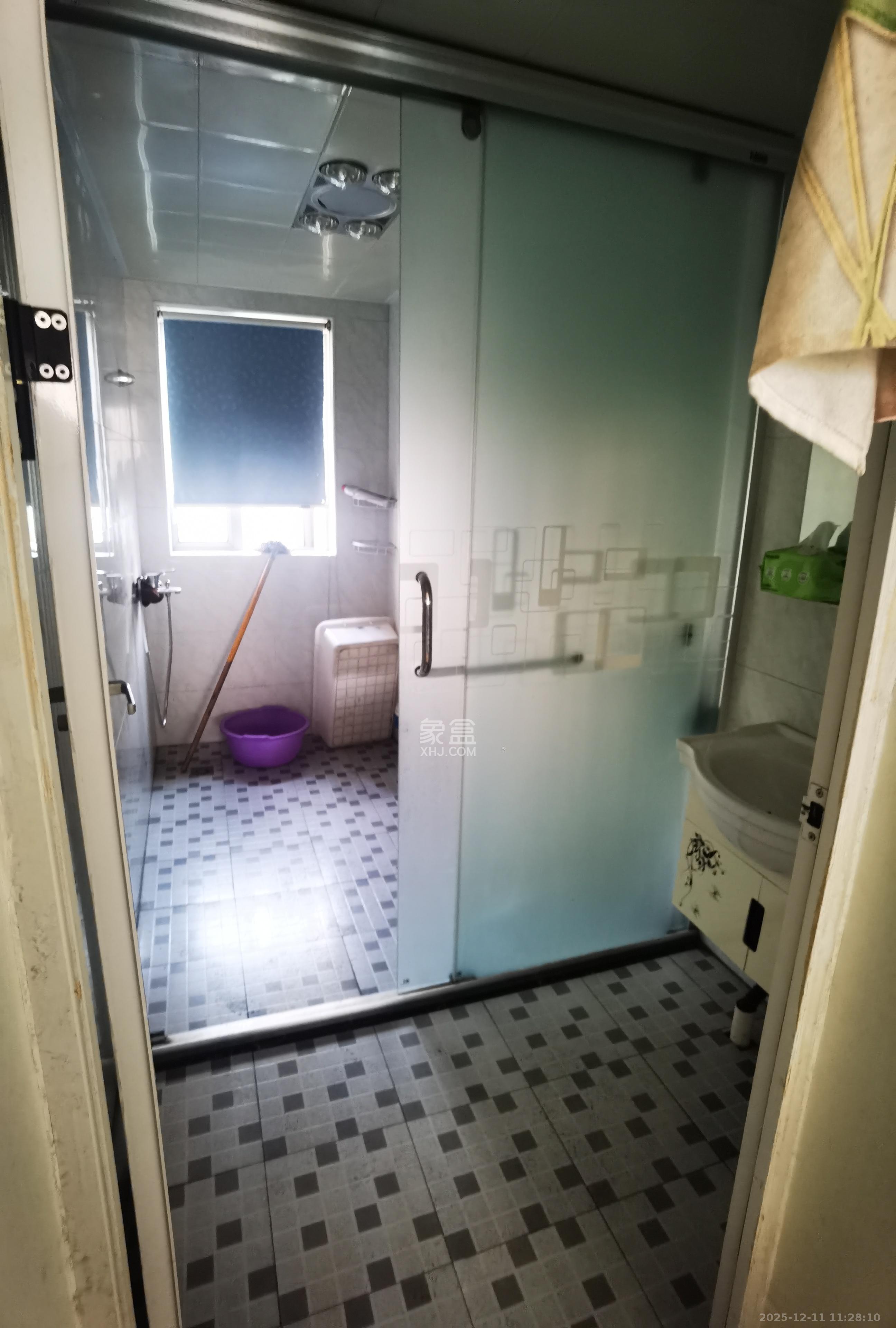 八方小区C区  4室2厅2卫    4500.0元/月室内图