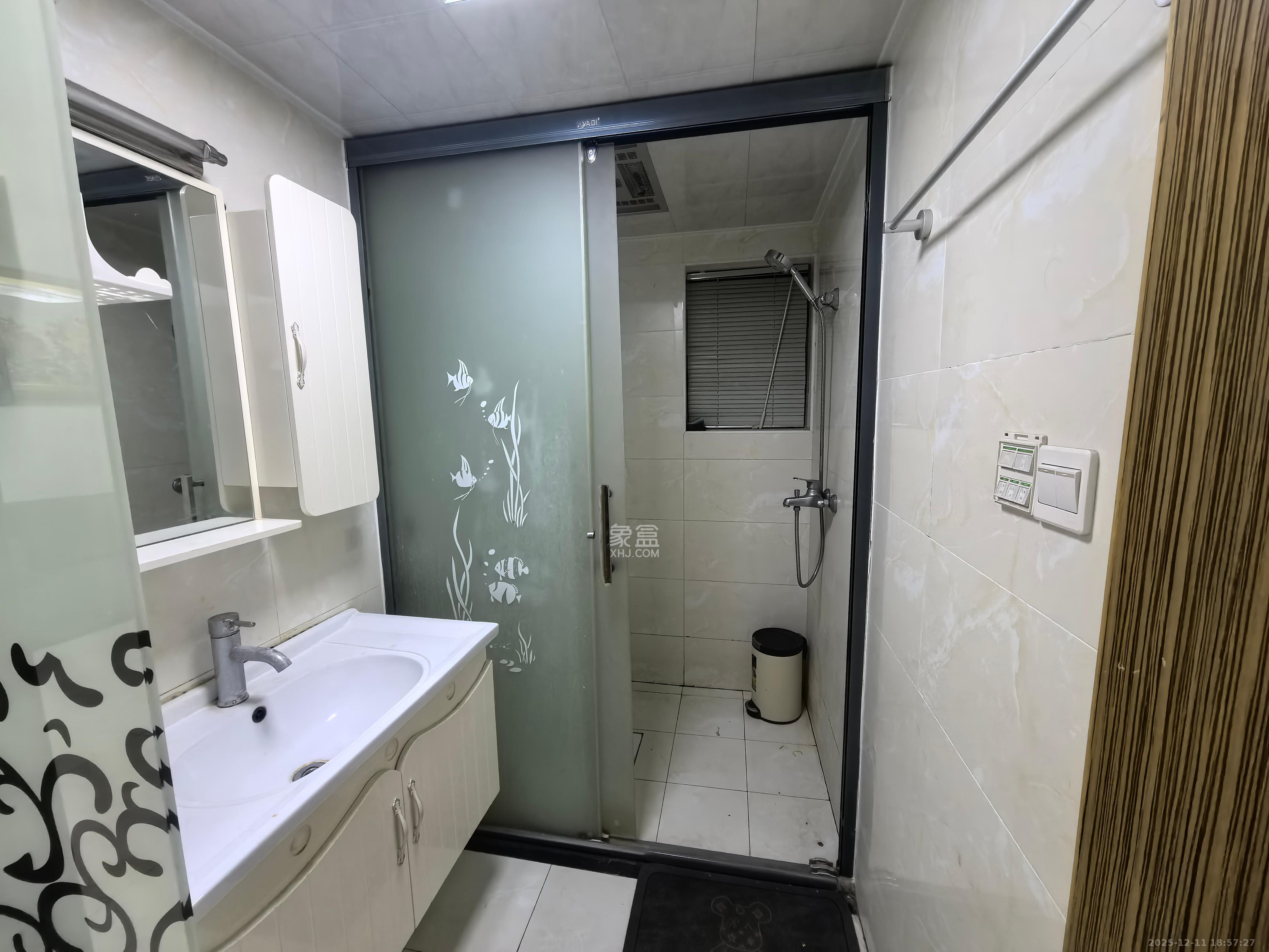 中信城市广场（中信新城一期）  2室2厅1卫    2000.0元/月室内图