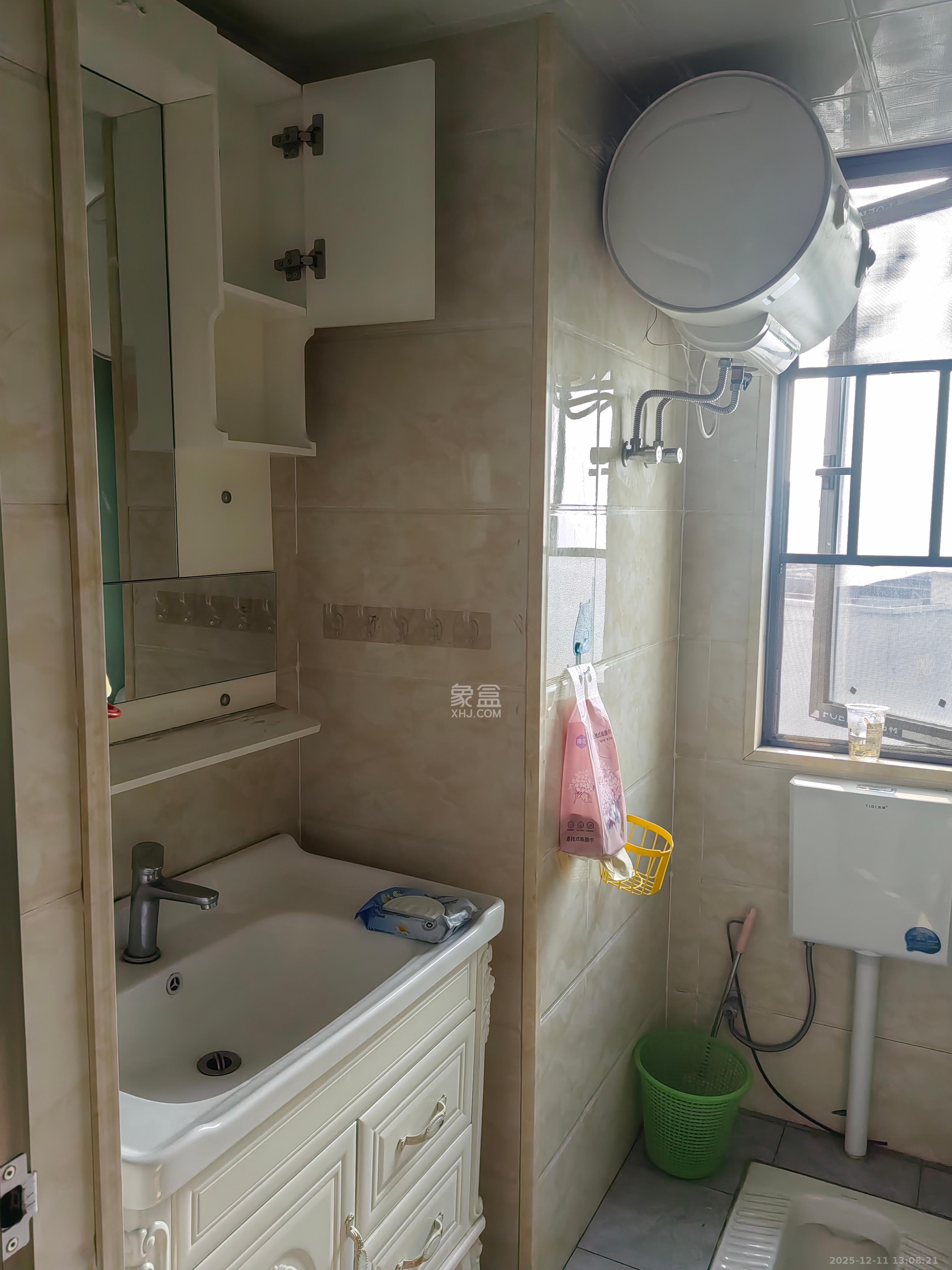 钱隆世家 1室1厅1卫 1400.0元/月 钱隆世家 1室1厅1卫 1400.0元/月室内图