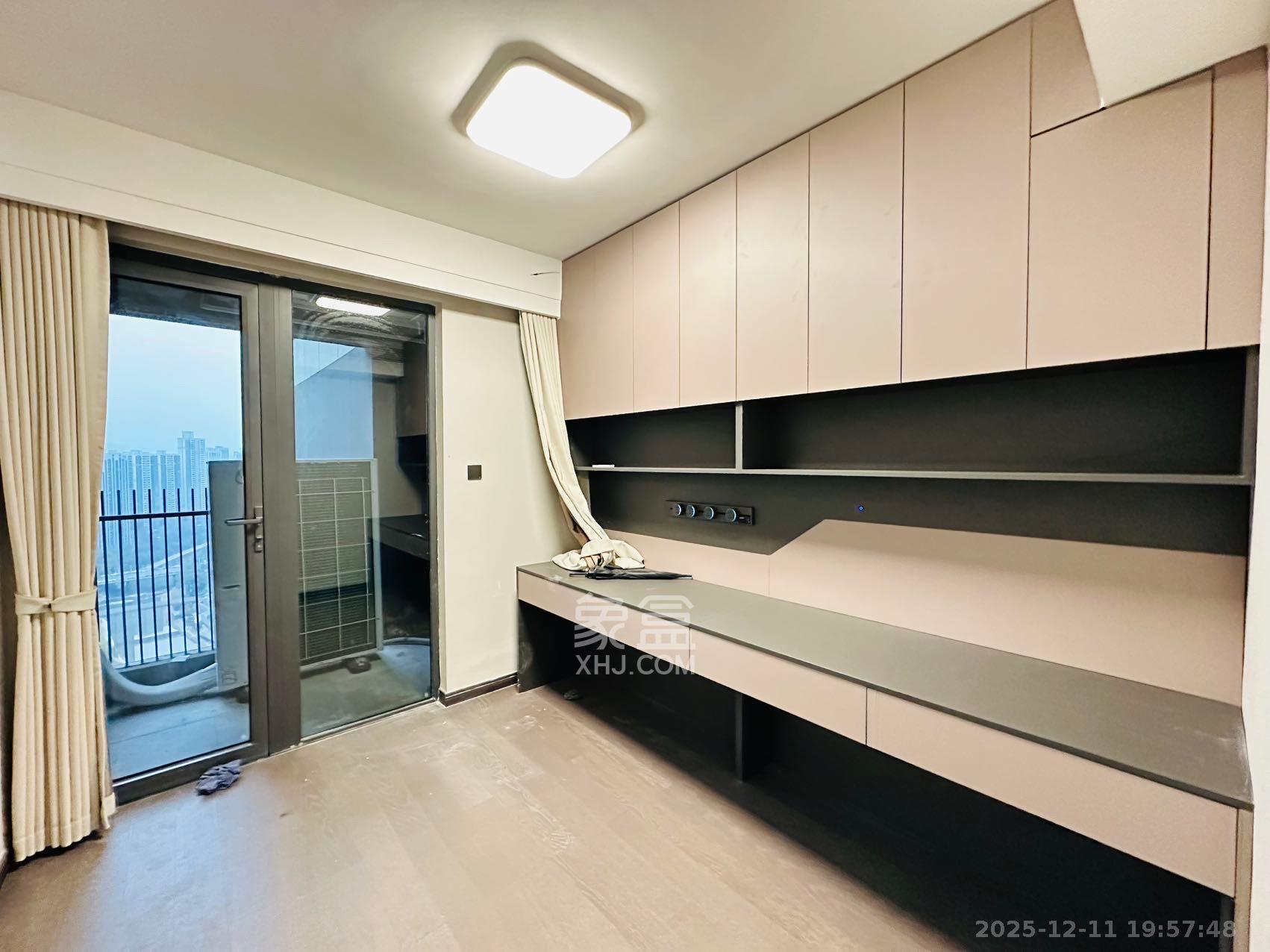 绿地麓云国际一期 5室2厅2卫 6500.0元/月 绿地麓云国际一期 5室2厅2卫 6500.0元/月室内图