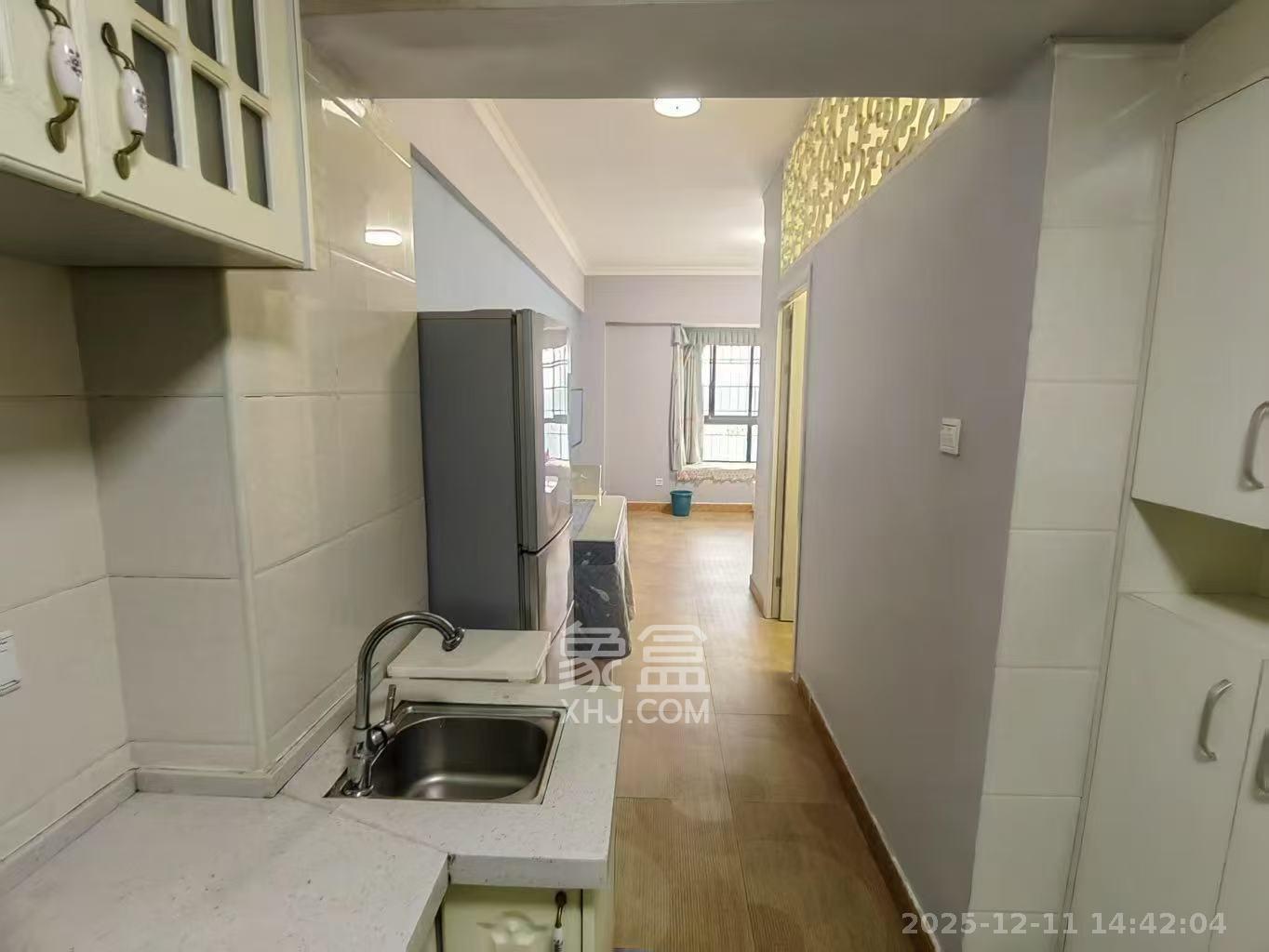 世纪桃花苑 1室1厅1卫 1300.0元/月 世纪桃花苑 1室1厅1卫 1300.0元/月室内图