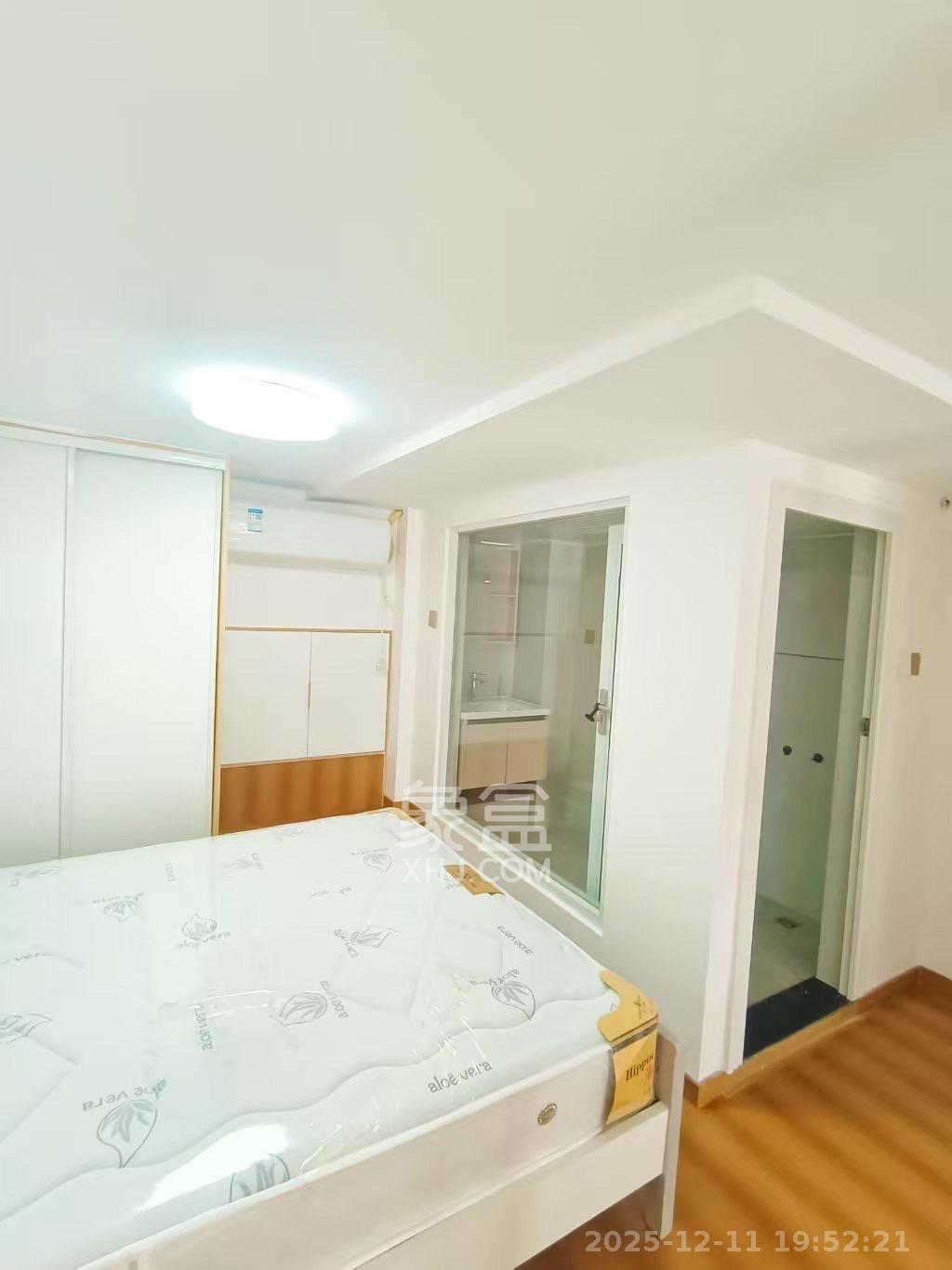 世茂璀璨天城公寓  2室2厅2卫    2500.0元/月