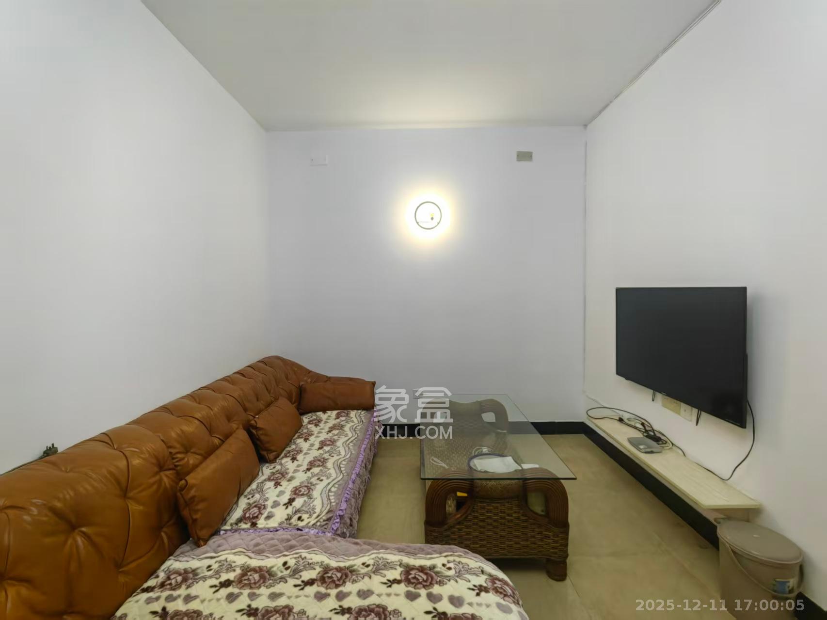 长重机械厂宿舍 3室2厅1卫 1500.0元/月 长重机械厂宿舍 3室2厅1卫 1500.0元/月室内图