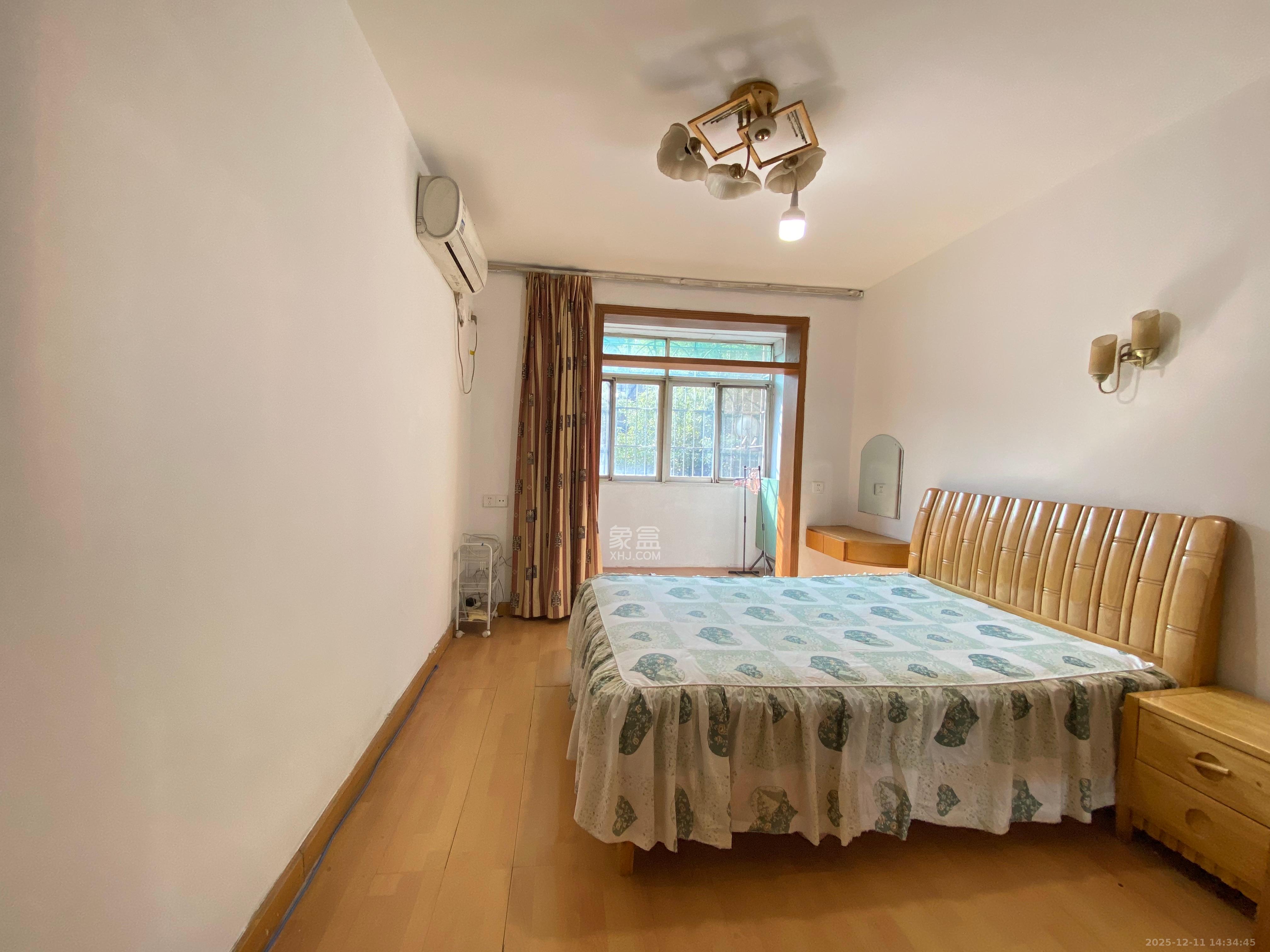 牛婆塘社区  2室2厅1卫    1400.0元/月室内图