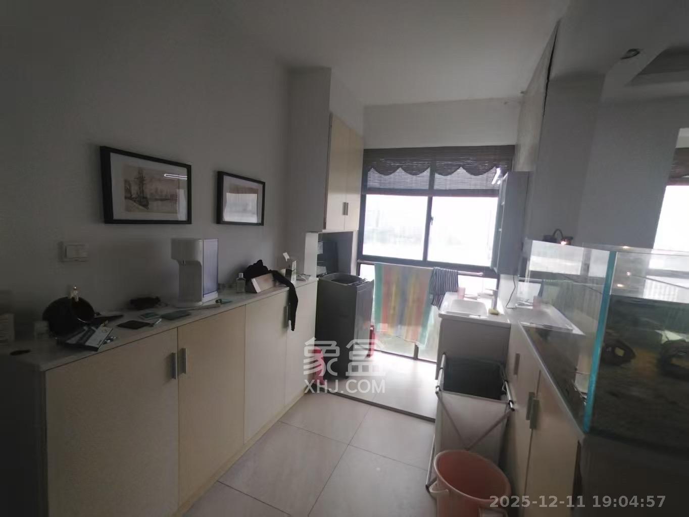 山语城二期  3室1厅1卫    1800.0元/月室内图