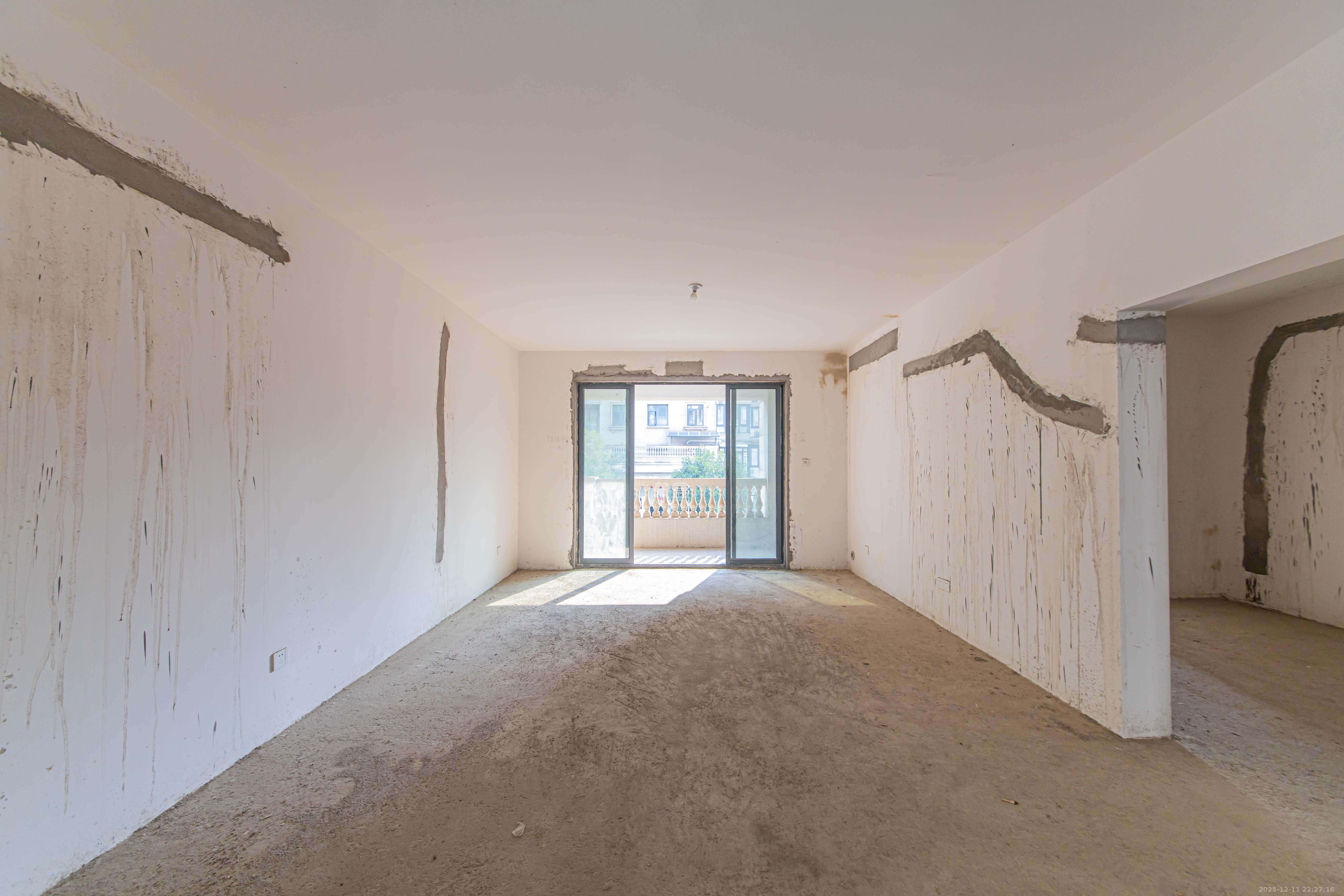 五矿万境蓝山  4室2厅2卫    198.0万