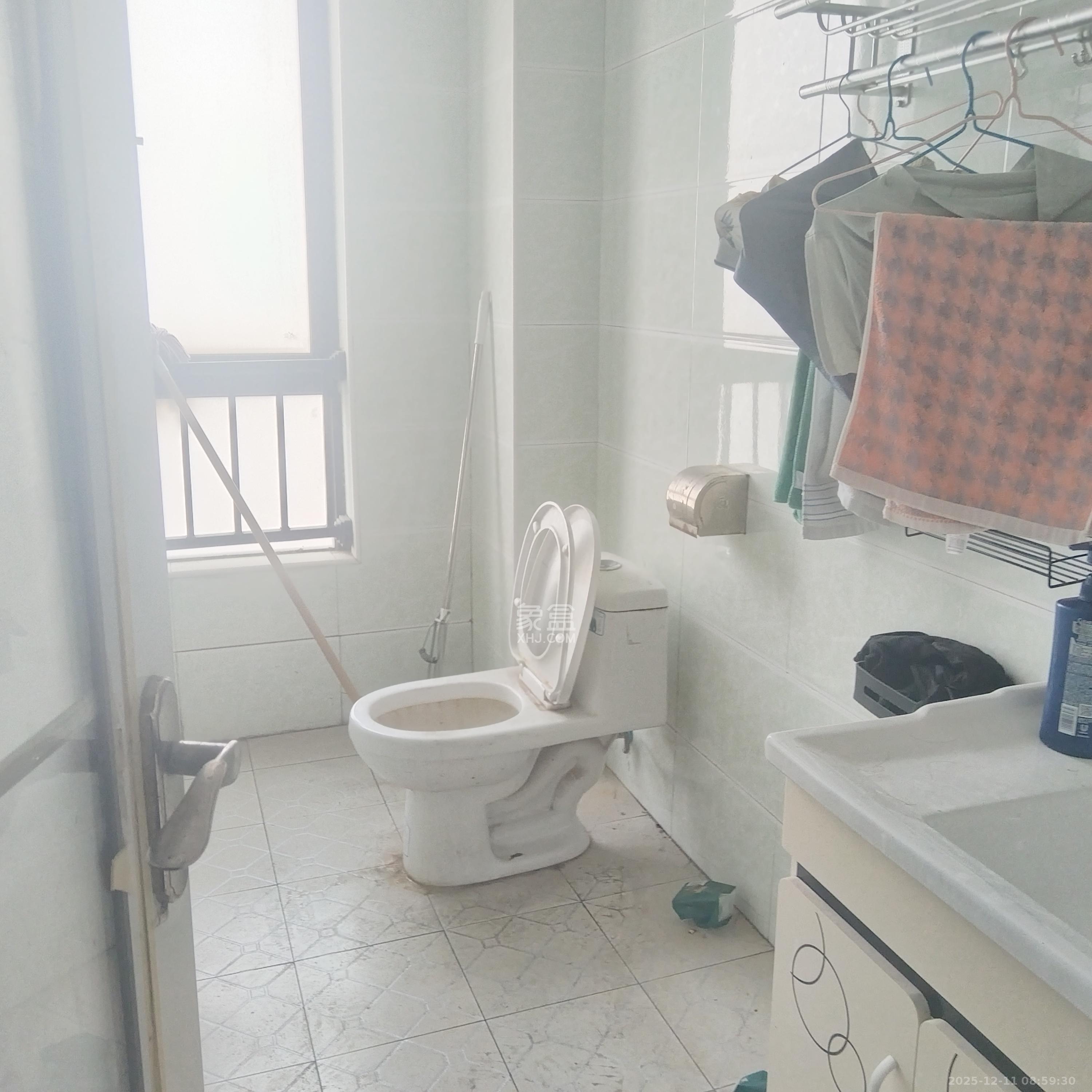 达美D6区  3室2厅2卫    2600.0元/月室内图