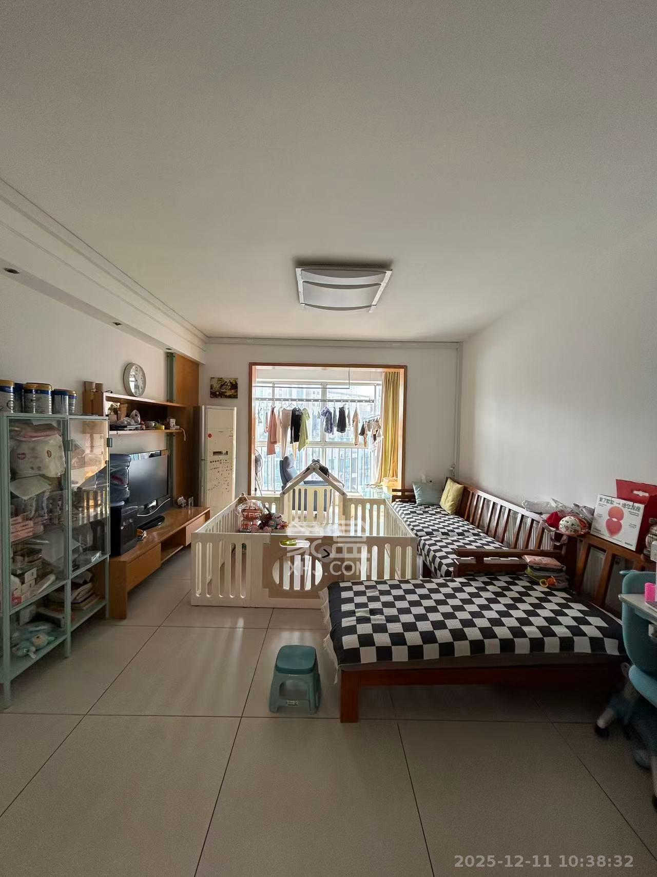 东方新世界  4室2厅2卫    2850.0元/月