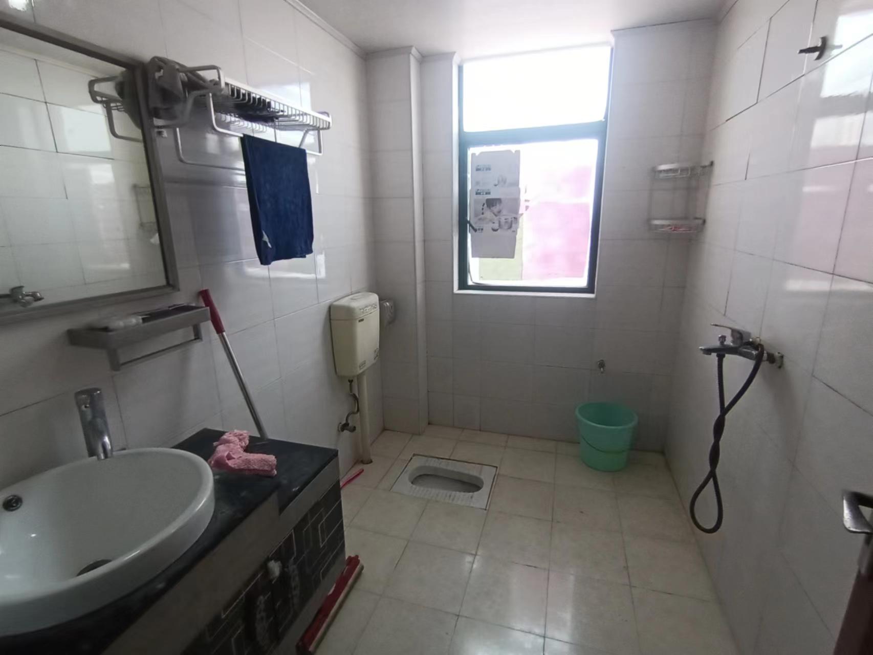 龙江明珠(龙江花苑)  3室2厅2卫    1800.0元/月