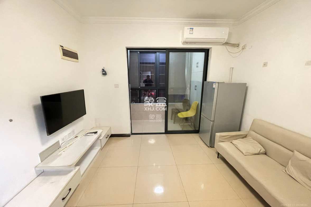 圭塘三小区 1室1厅1卫 1700.0元/月 圭塘三小区 1室1厅1卫 1700.0元/月室内图