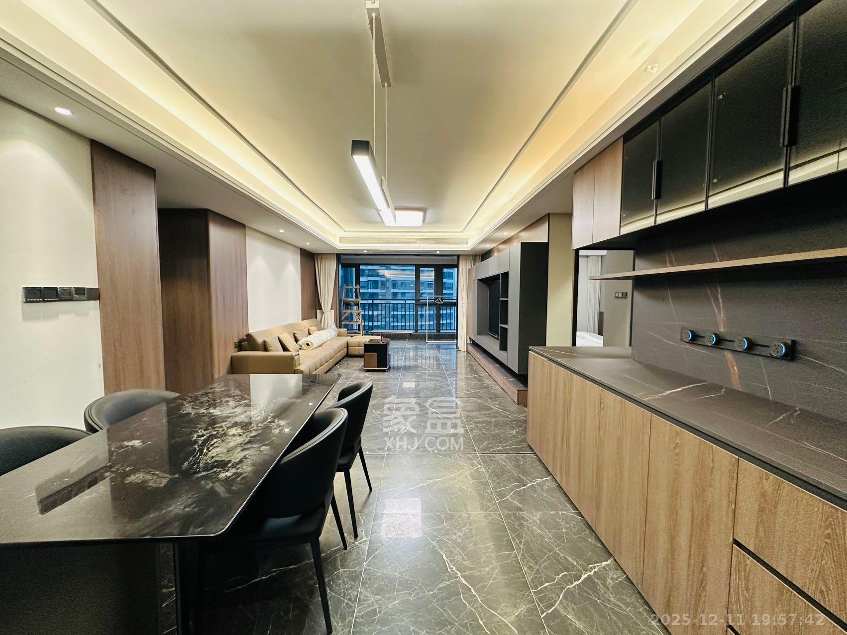 绿地麓云国际一期  5室2厅2卫    6500.0元/月室内图