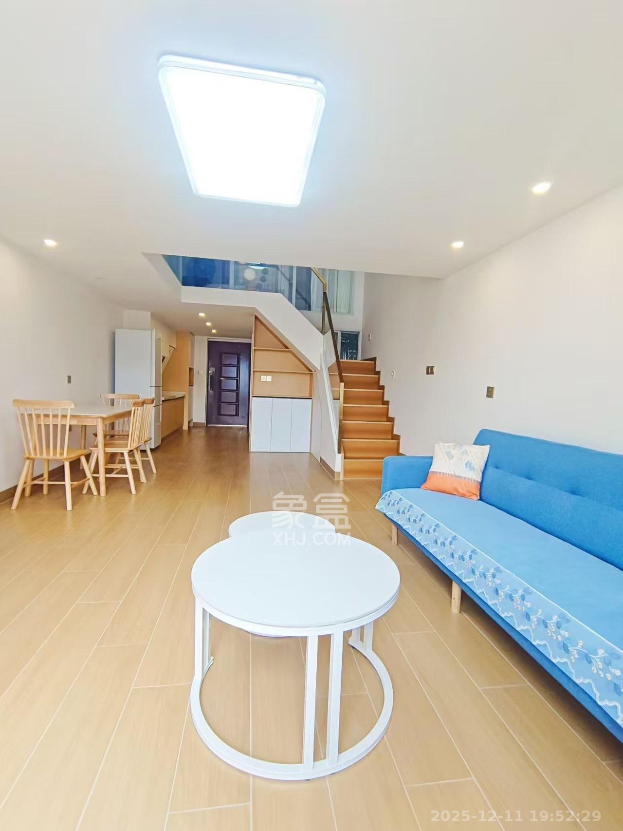 世茂璀璨天城公寓 2室2厅2卫 2500.0元/月 世茂璀璨天城公寓 2室2厅2卫 2500.0元/月室内图