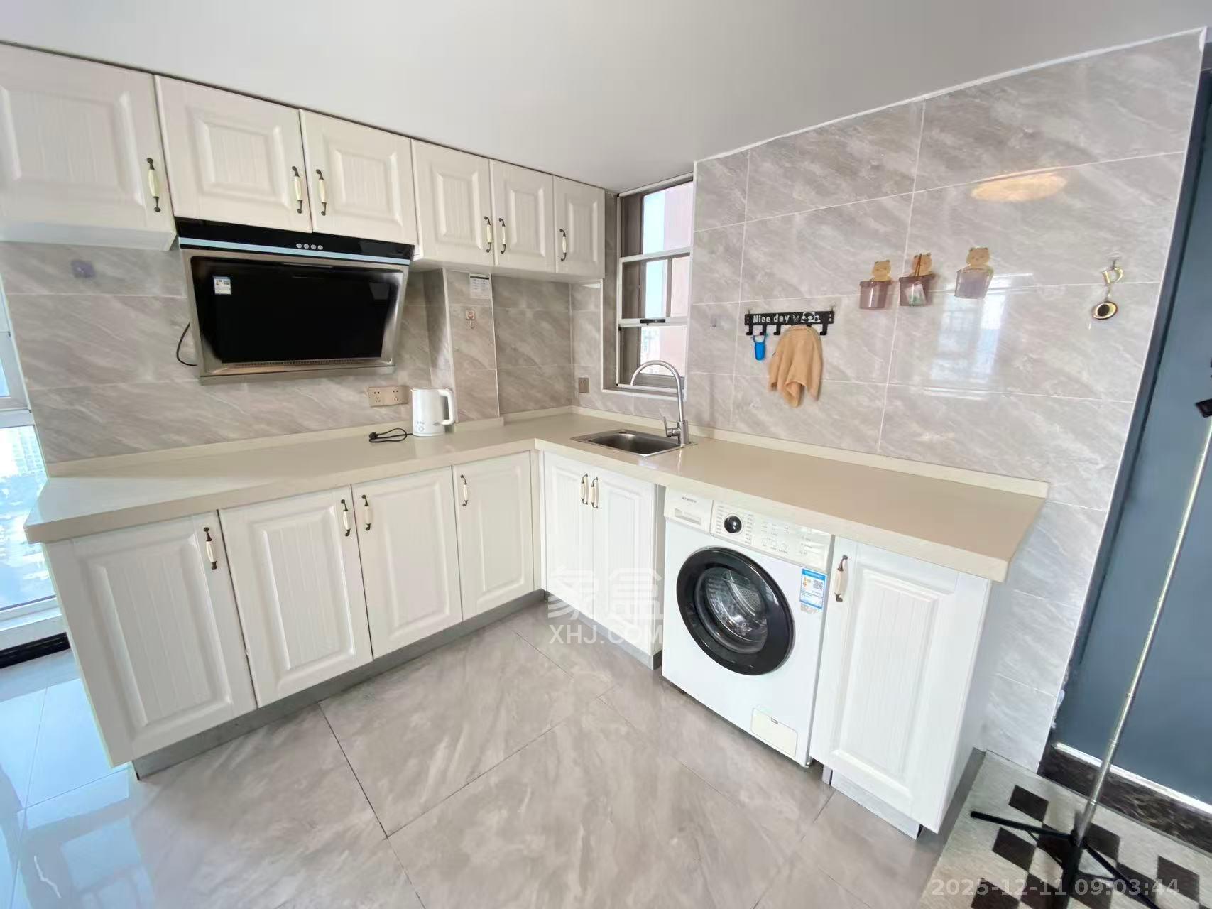 芙蓉万国城MOMA（卓越汇富苑）  2室1厅1卫    1600.0元/月