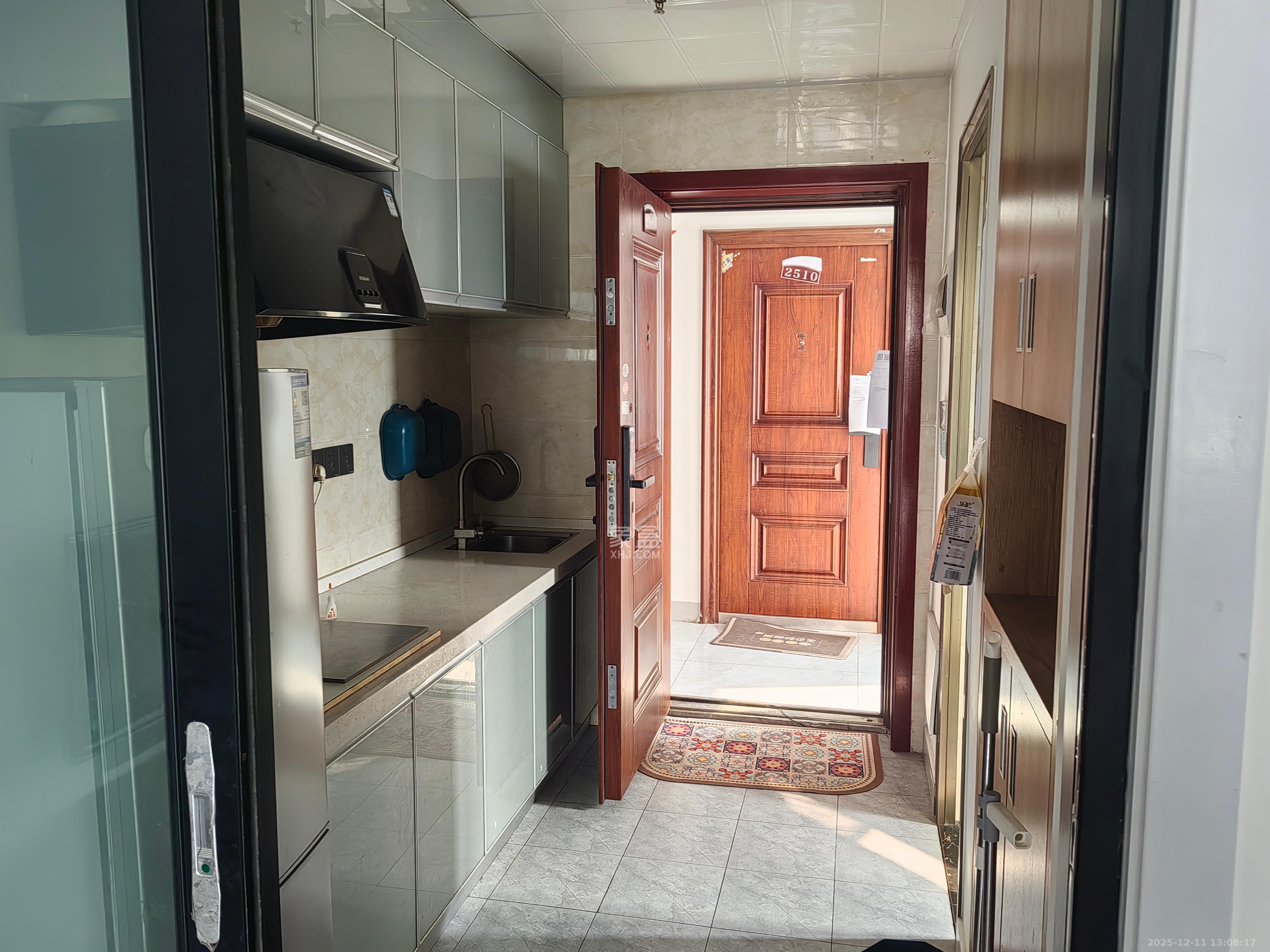 钱隆世家  1室1厅1卫    1400.0元/月室内图