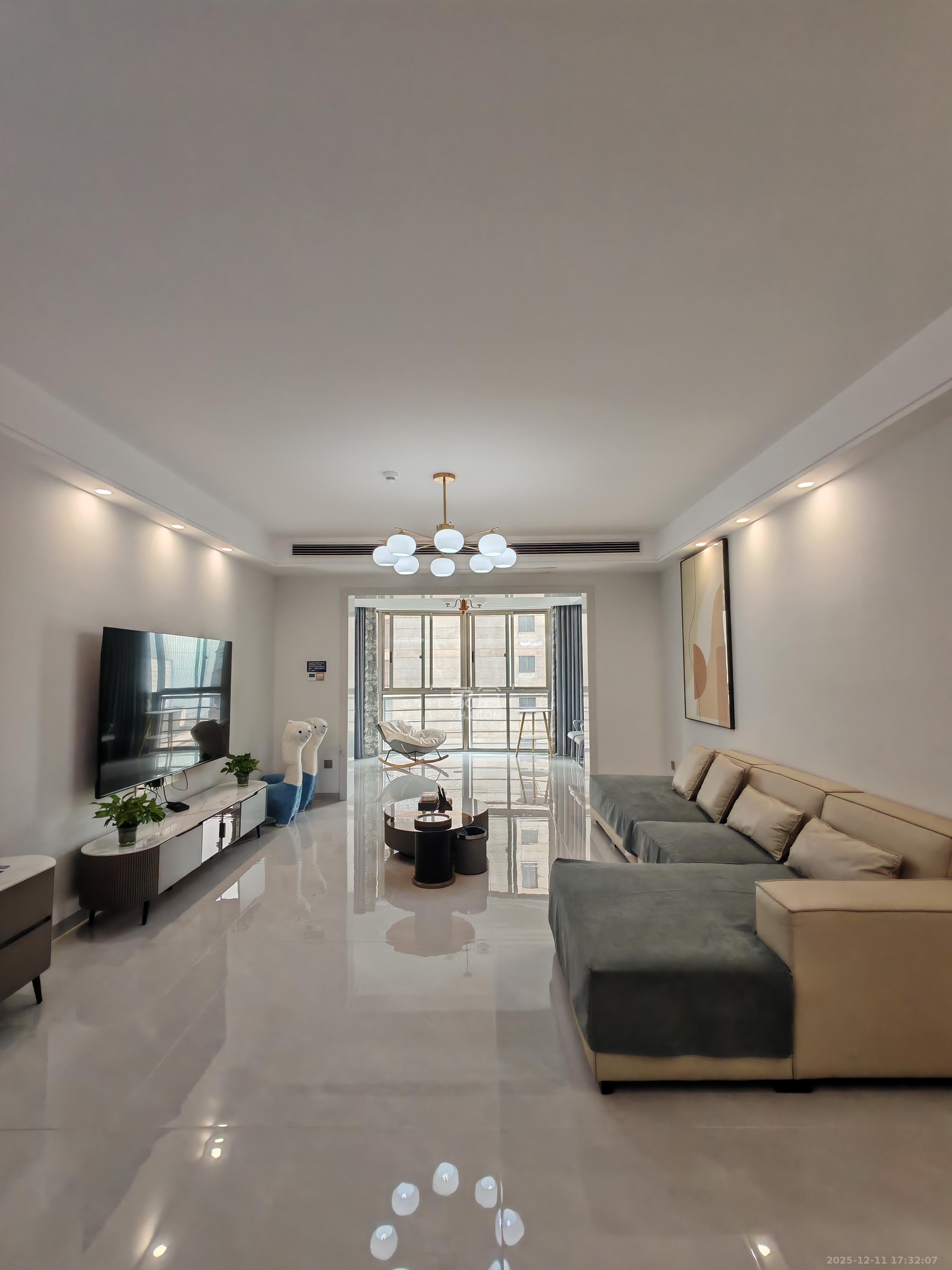 三王丽都  3室2厅2卫    9500.0元/月