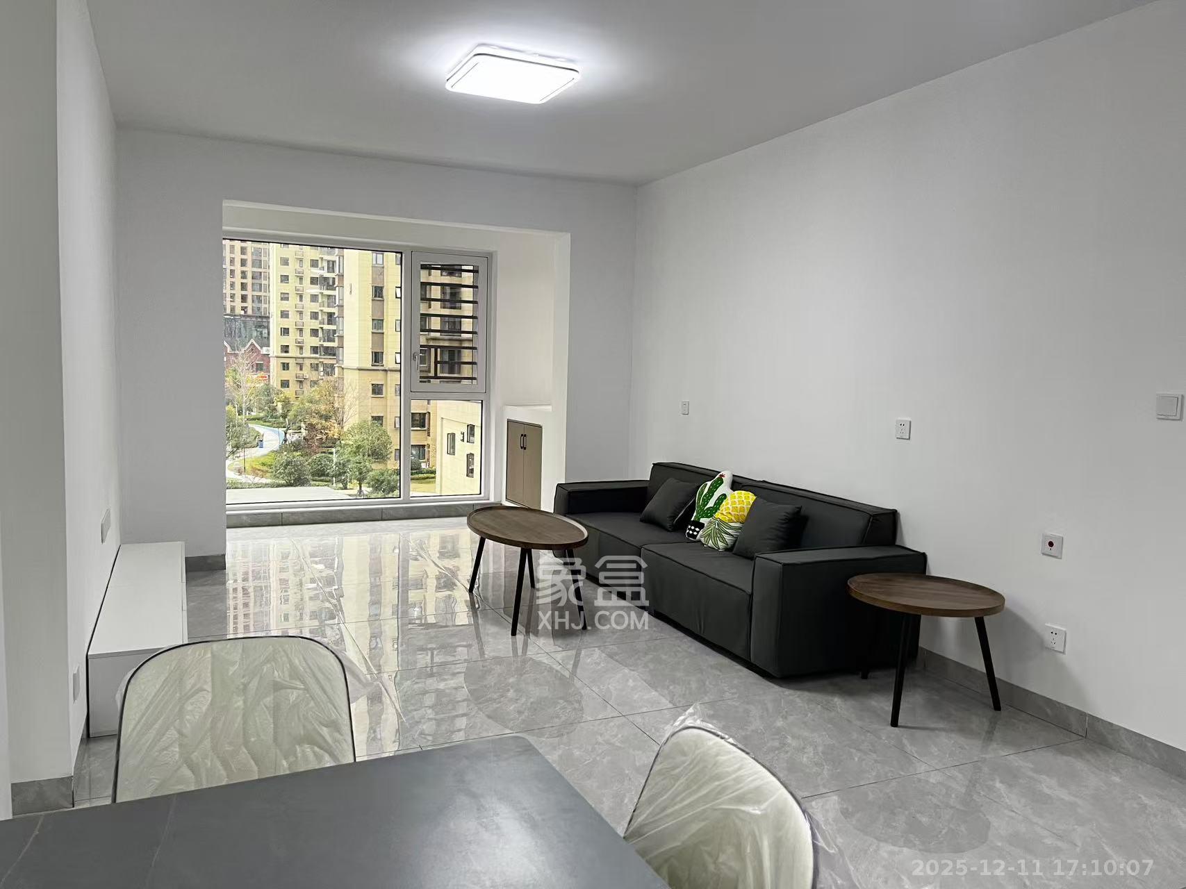 世茂璀璨天城  3室1厅1卫    3000.0元/月