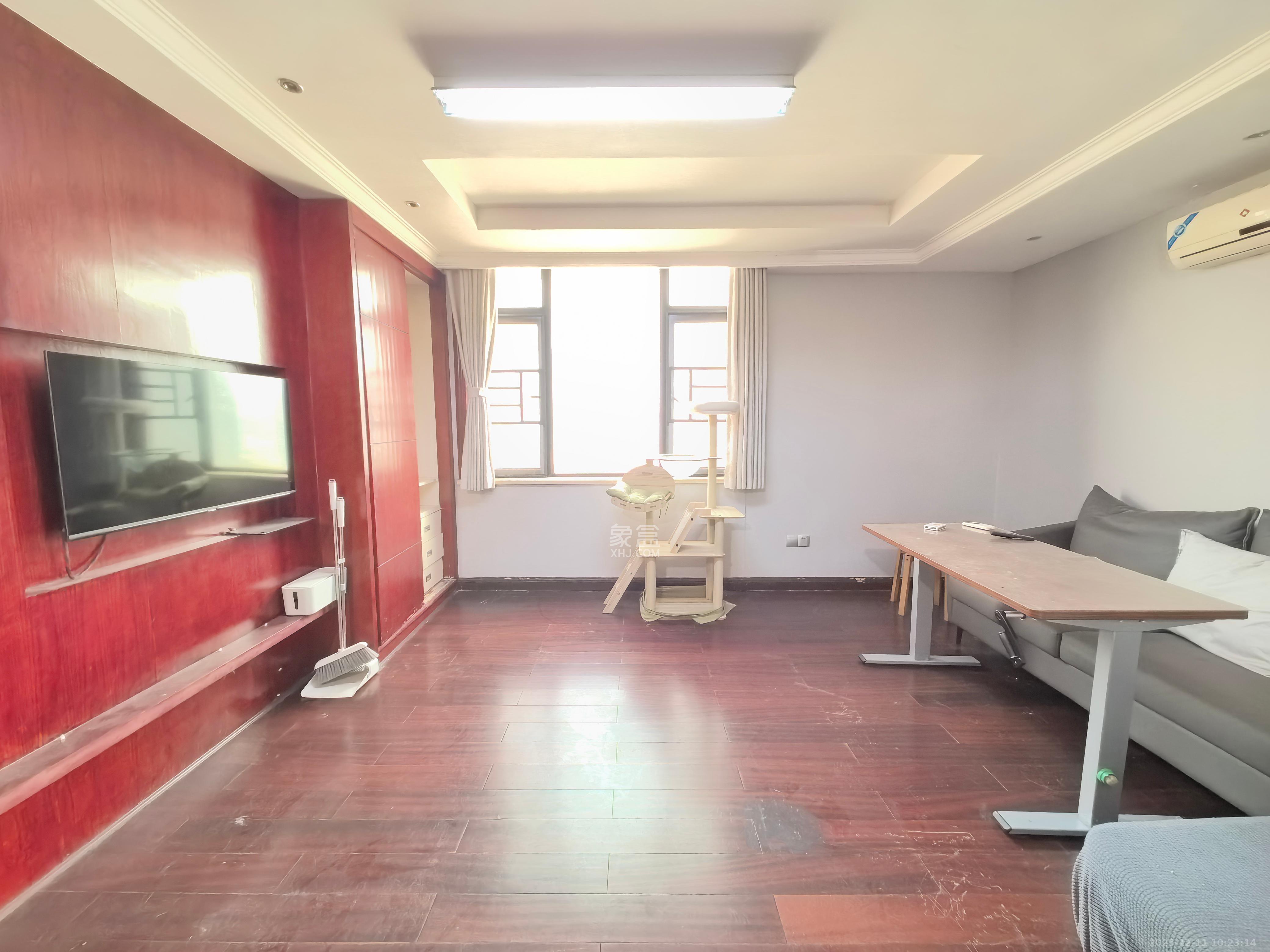 沁园春御院  1室1厅1卫    2000.0元/月