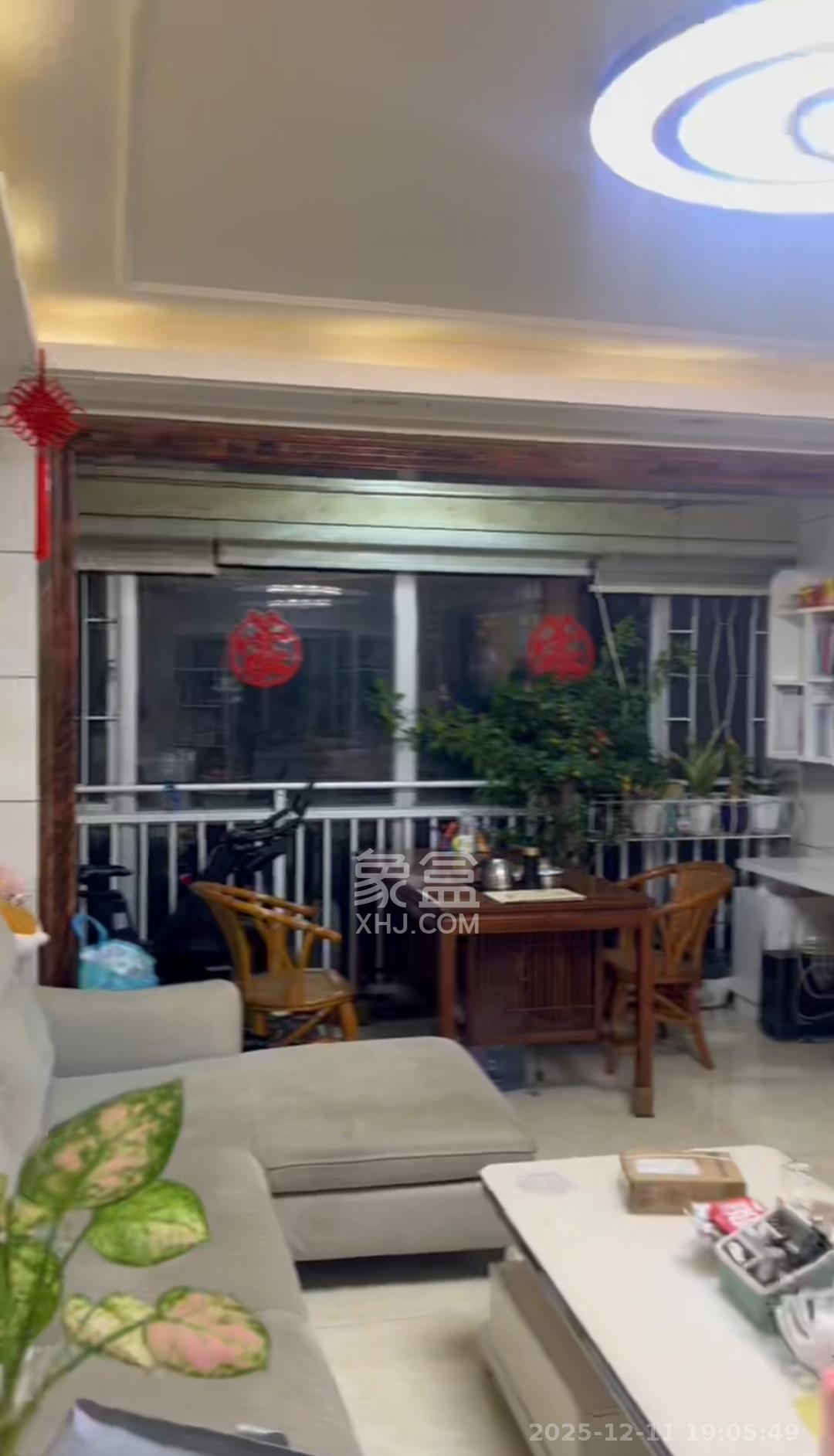 恒广国际景园一二区  3室2厅2卫    2500.0元/月