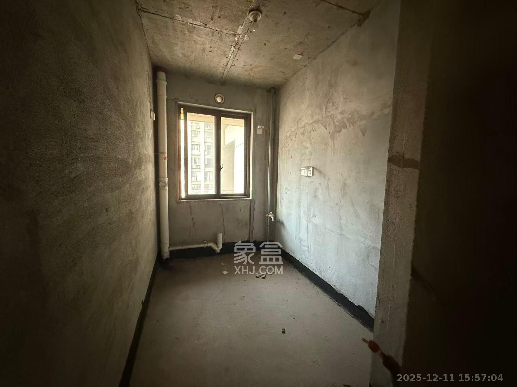 东方美地  4室2厅2卫    800.0元/月室内图