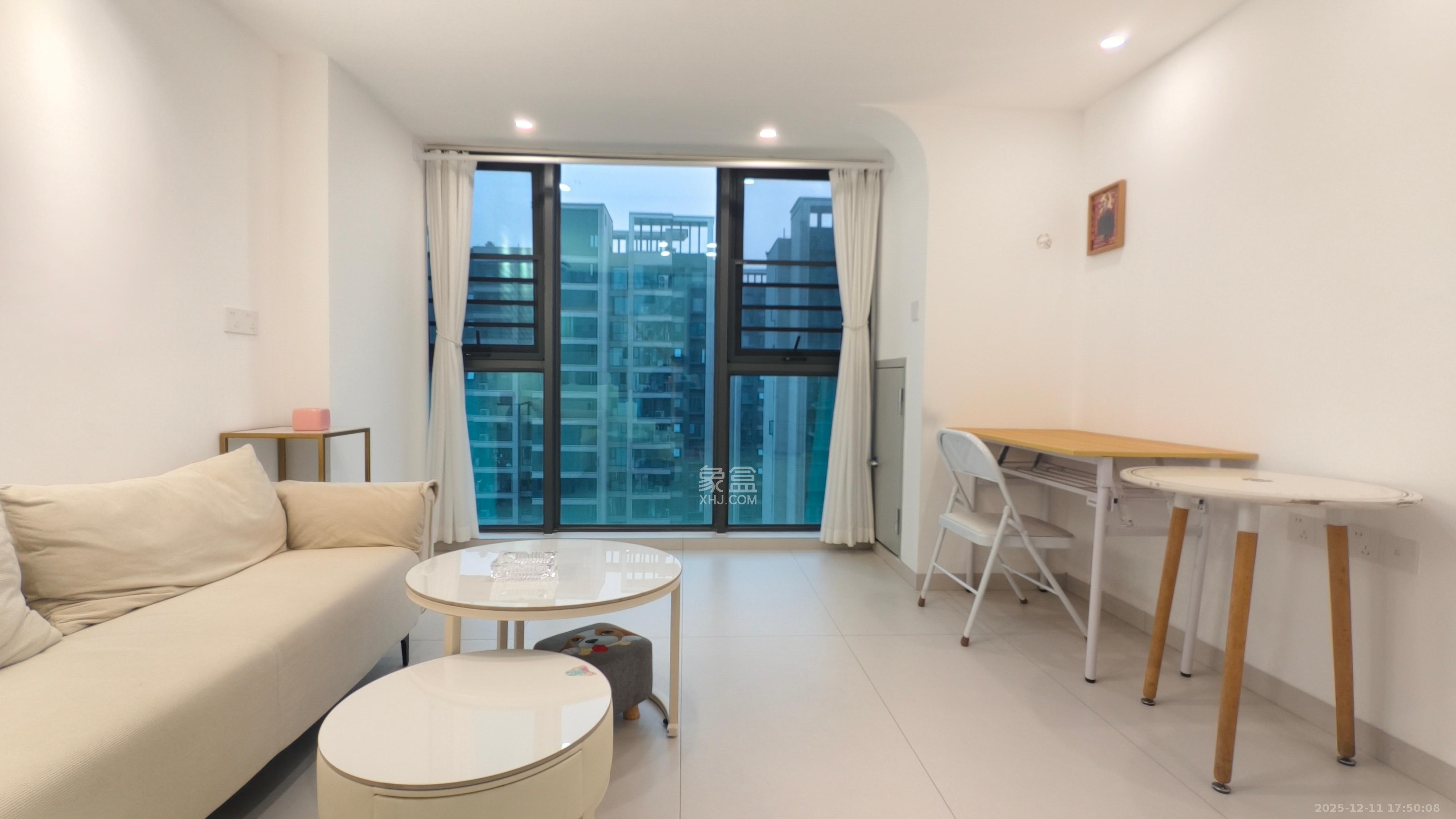 绿地V岛  1室1厅1卫    2200.0元/月