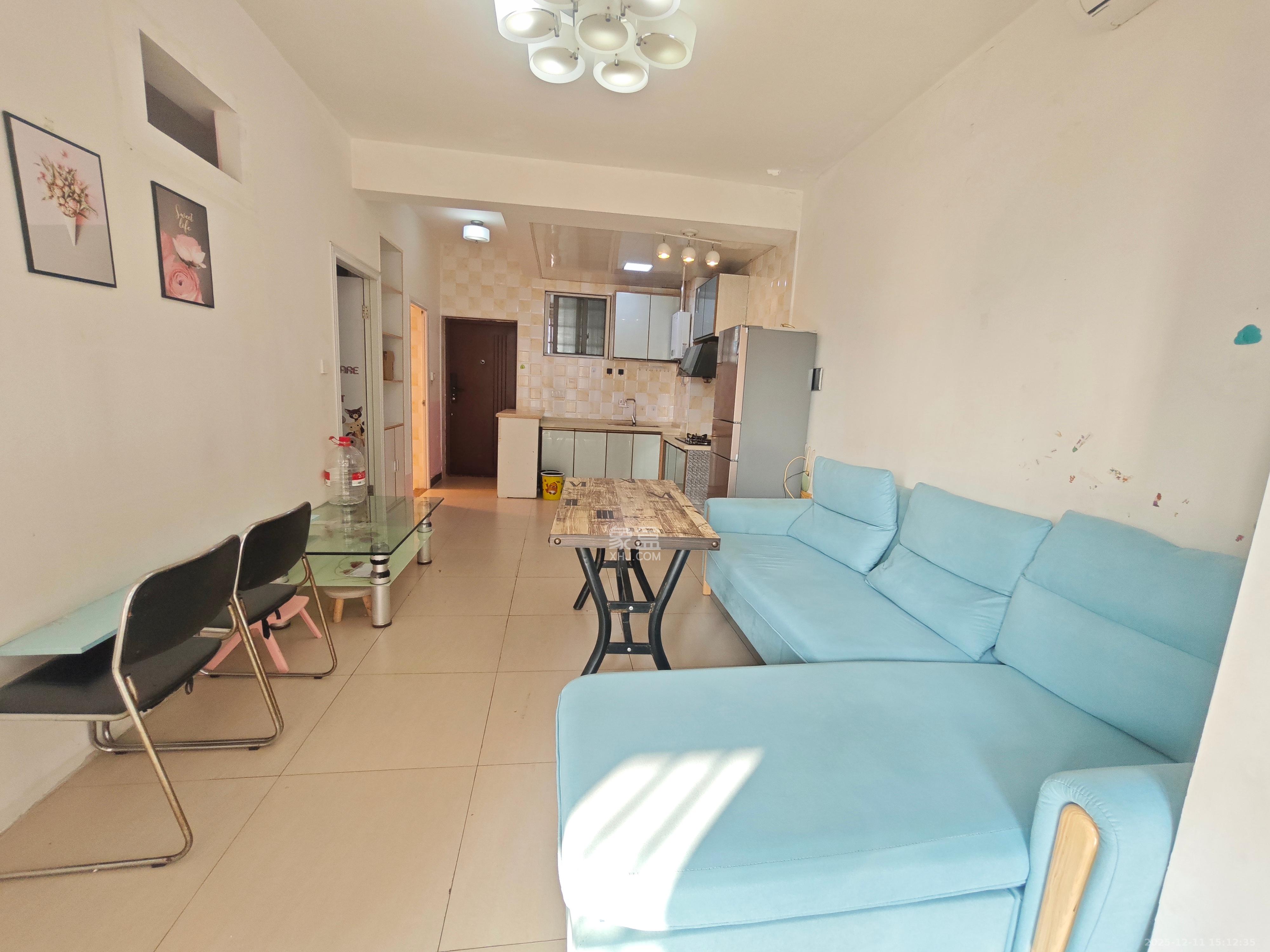 泊爱蓝湾  2室2厅1卫    1700.0元/月