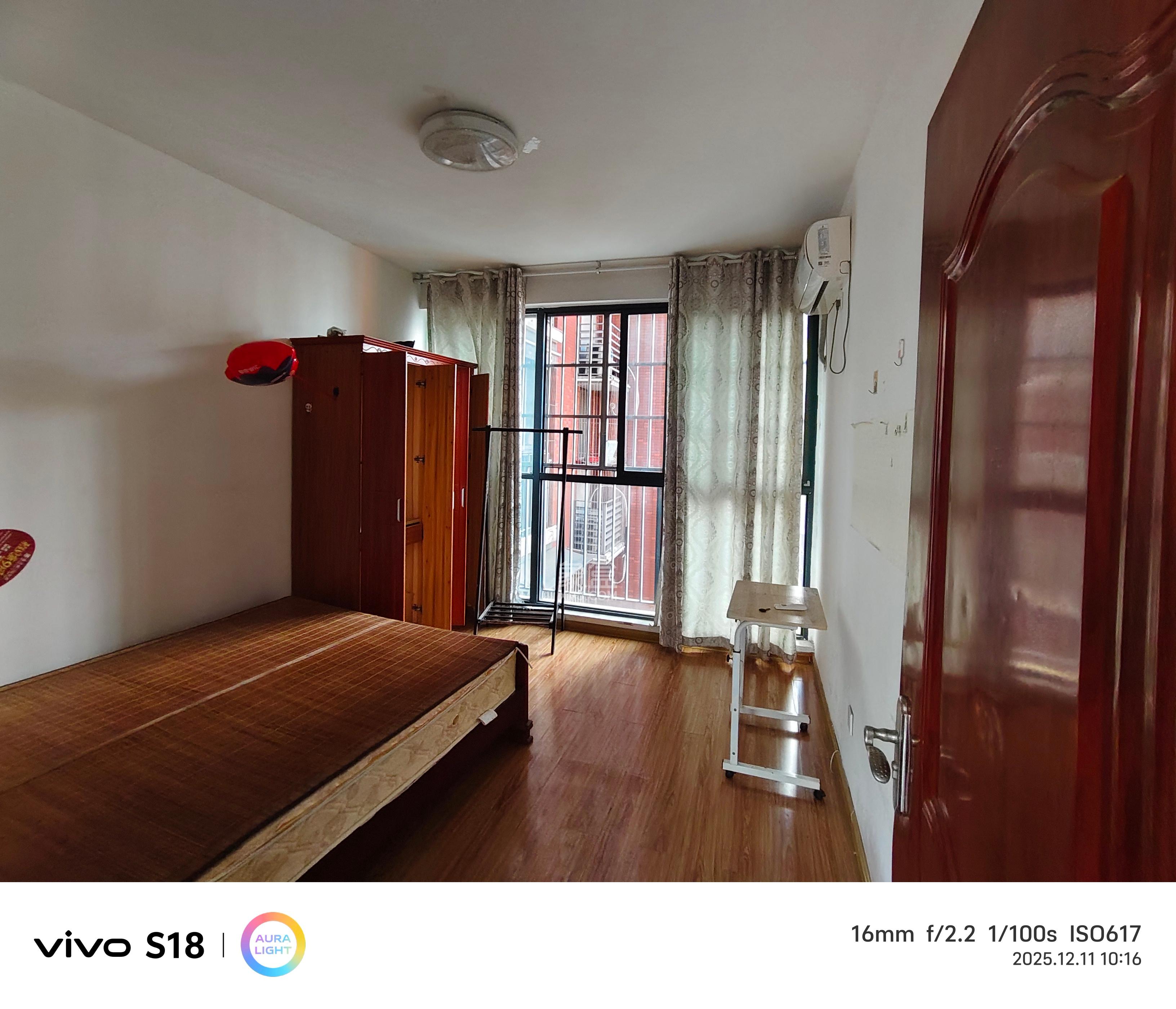 华润凤凰城二期  3室2厅2卫    2000.0元/月