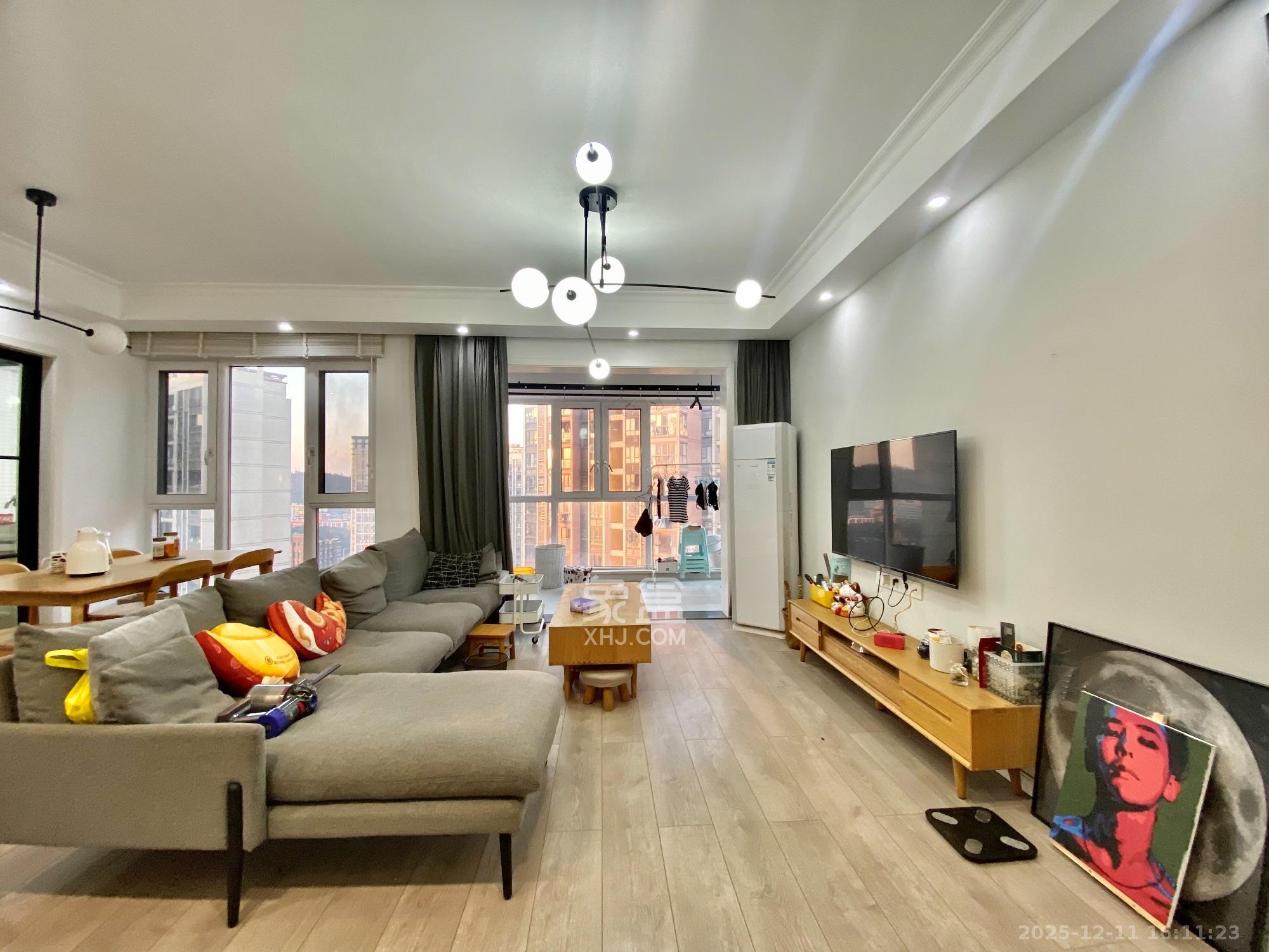 盛世耀凯  3室2厅1卫    2400.0元/月