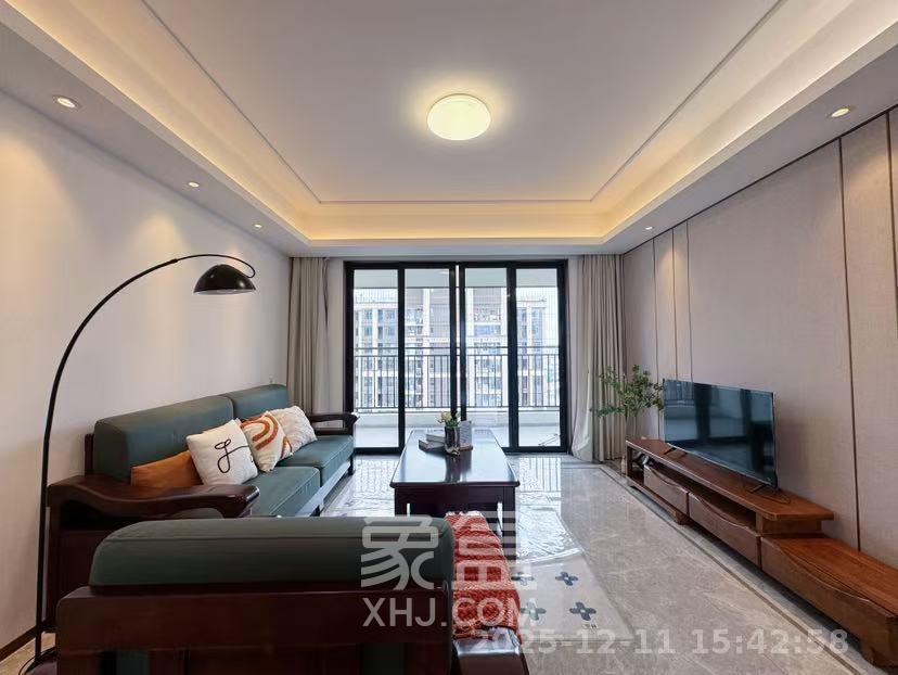 金茂建发观悦  4室2厅2卫    3600.0元/月