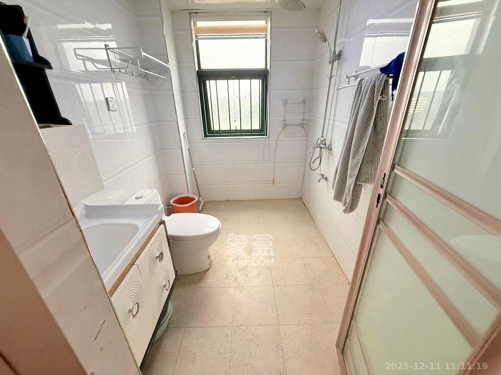 维一星城原山苑 3室2厅1卫 2500.0元/月 维一星城原山苑 3室2厅1卫 2500.0元/月室内图