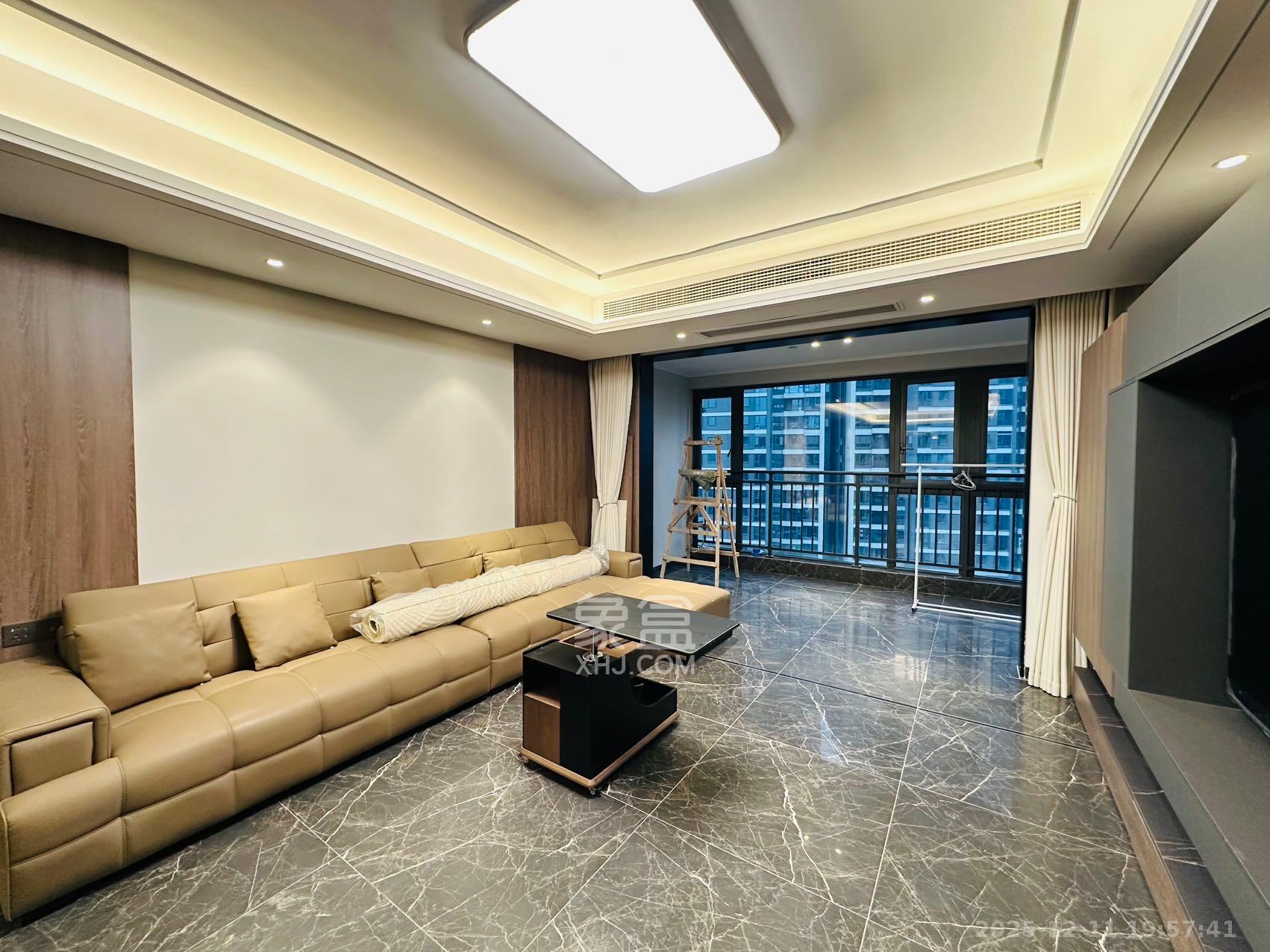 绿地麓云国际一期 5室2厅2卫 6500.0元/月 绿地麓云国际一期 5室2厅2卫 6500.0元/月室内图