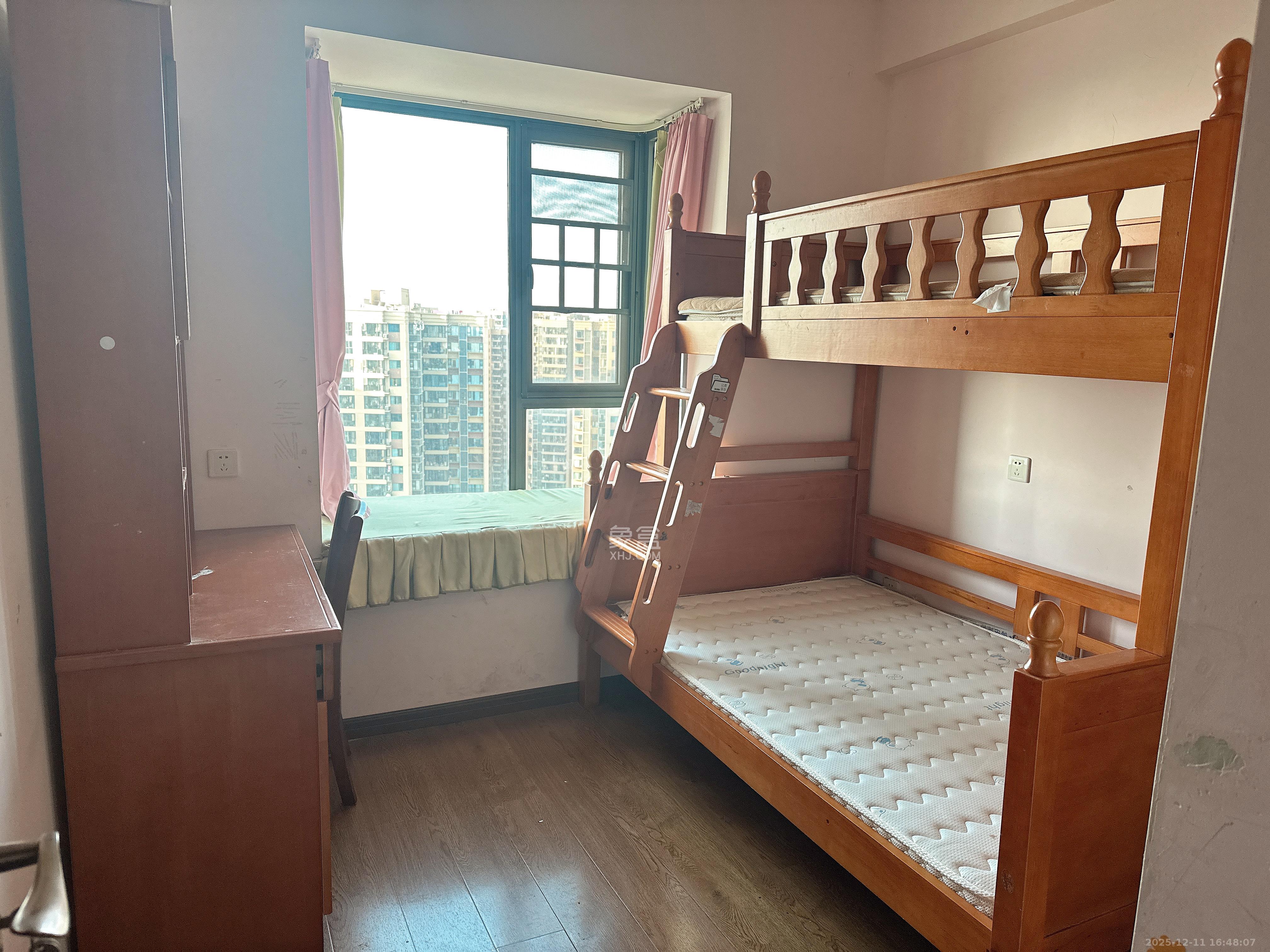 中南国际眼镜城(中伟商业中心) 4室2厅2卫 2800.0元/月 中南国际眼镜城(中伟商业中心) 4室2厅2卫 2800.0元/月室内图