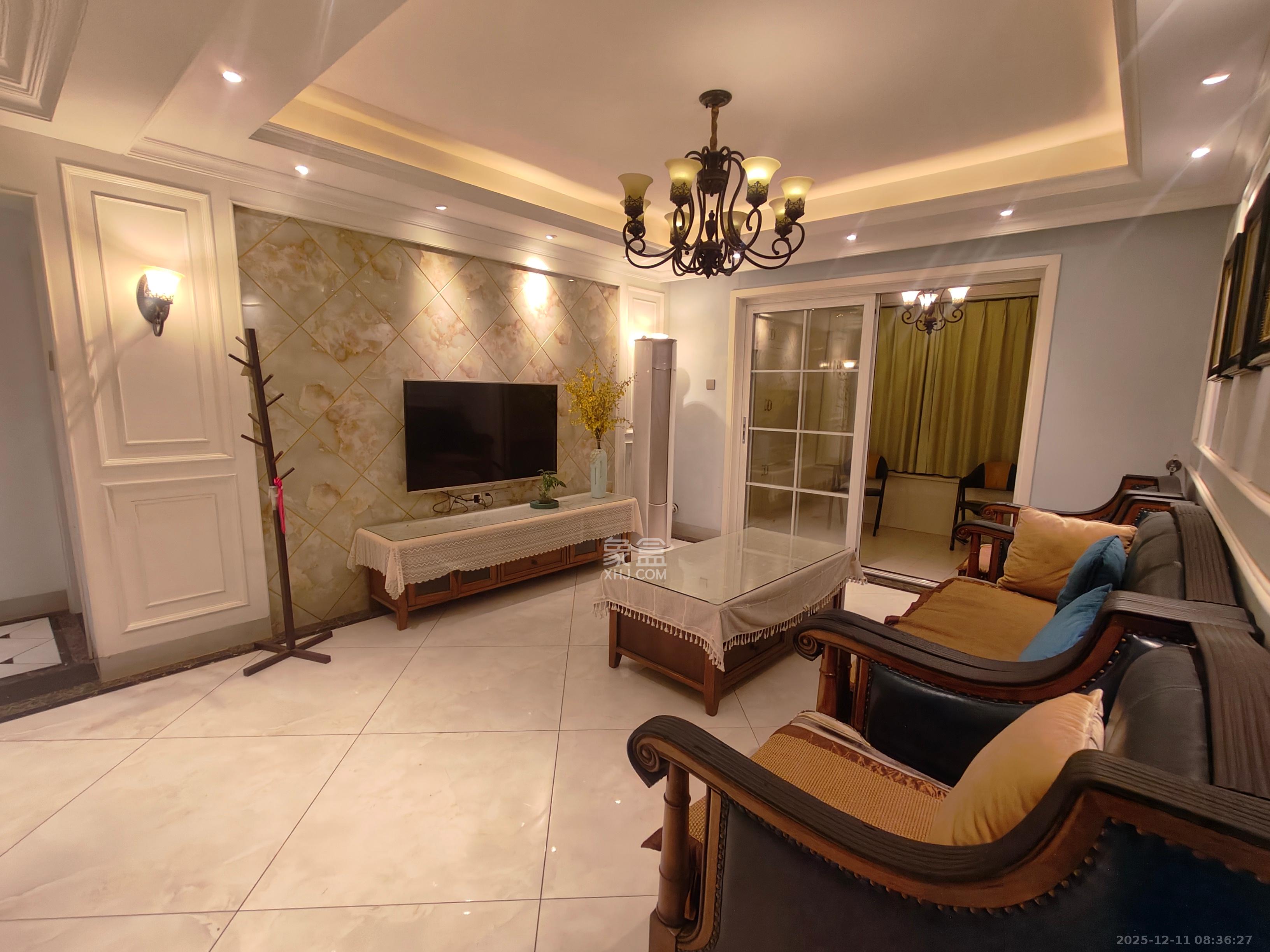 金地三千府（金地湖山樾、金地自在城）  3室2厅2卫    2000.0元/月