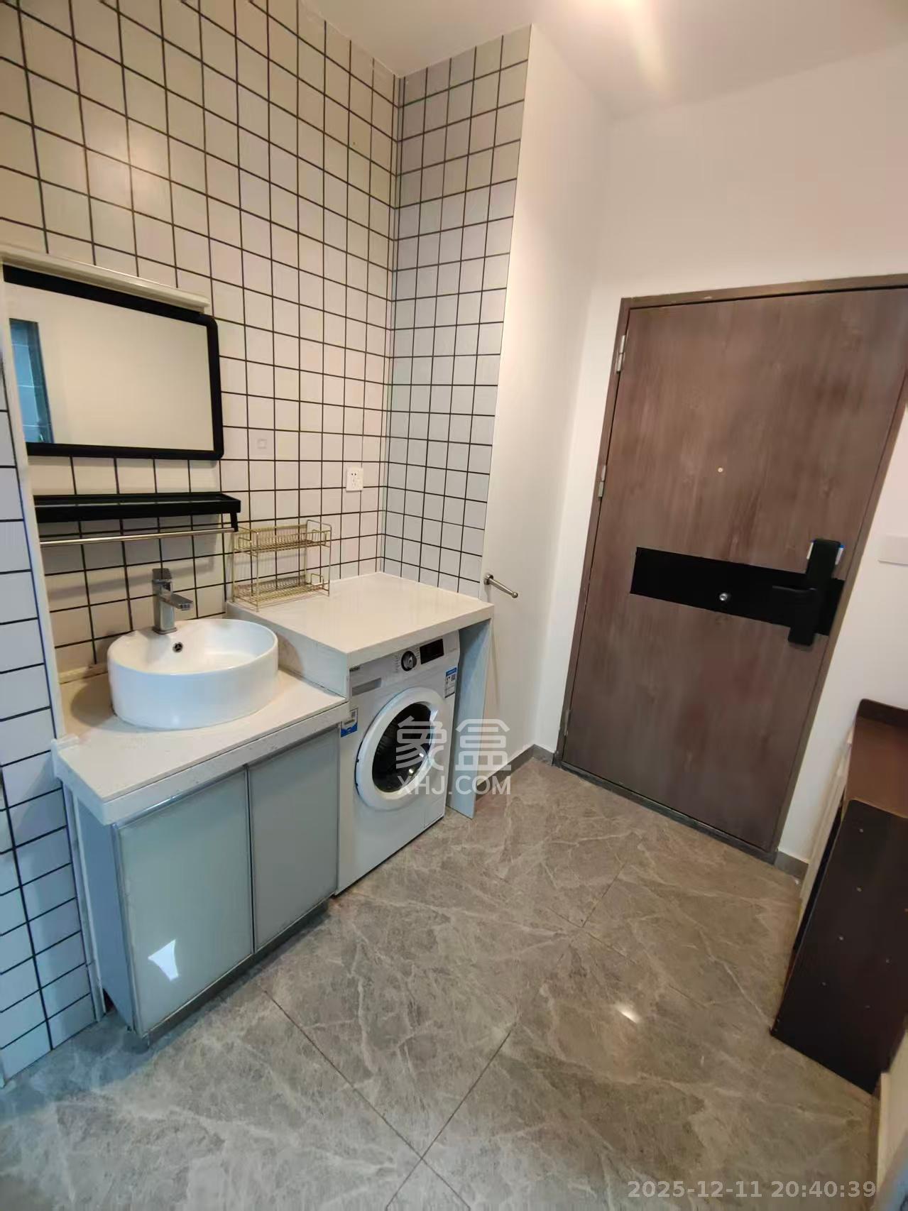 新世界广场 1室0厅0卫 1500.0元/月 新世界广场 1室0厅0卫 1500.0元/月室内图