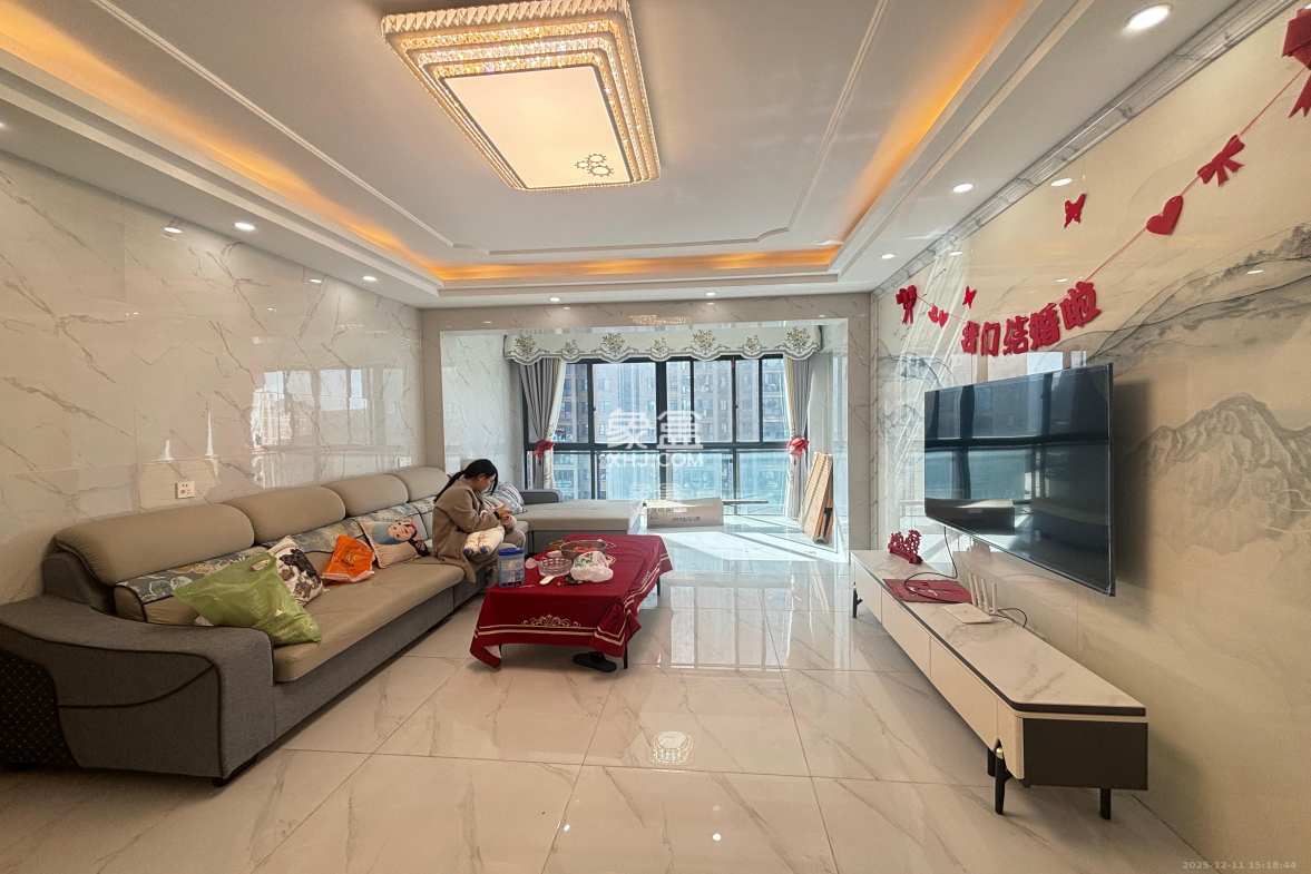 中南红领邦(红星嘉和苑) 3室2厅2卫 2600.0元/月 中南红领邦(红星嘉和苑) 3室2厅2卫 2600.0元/月室内图