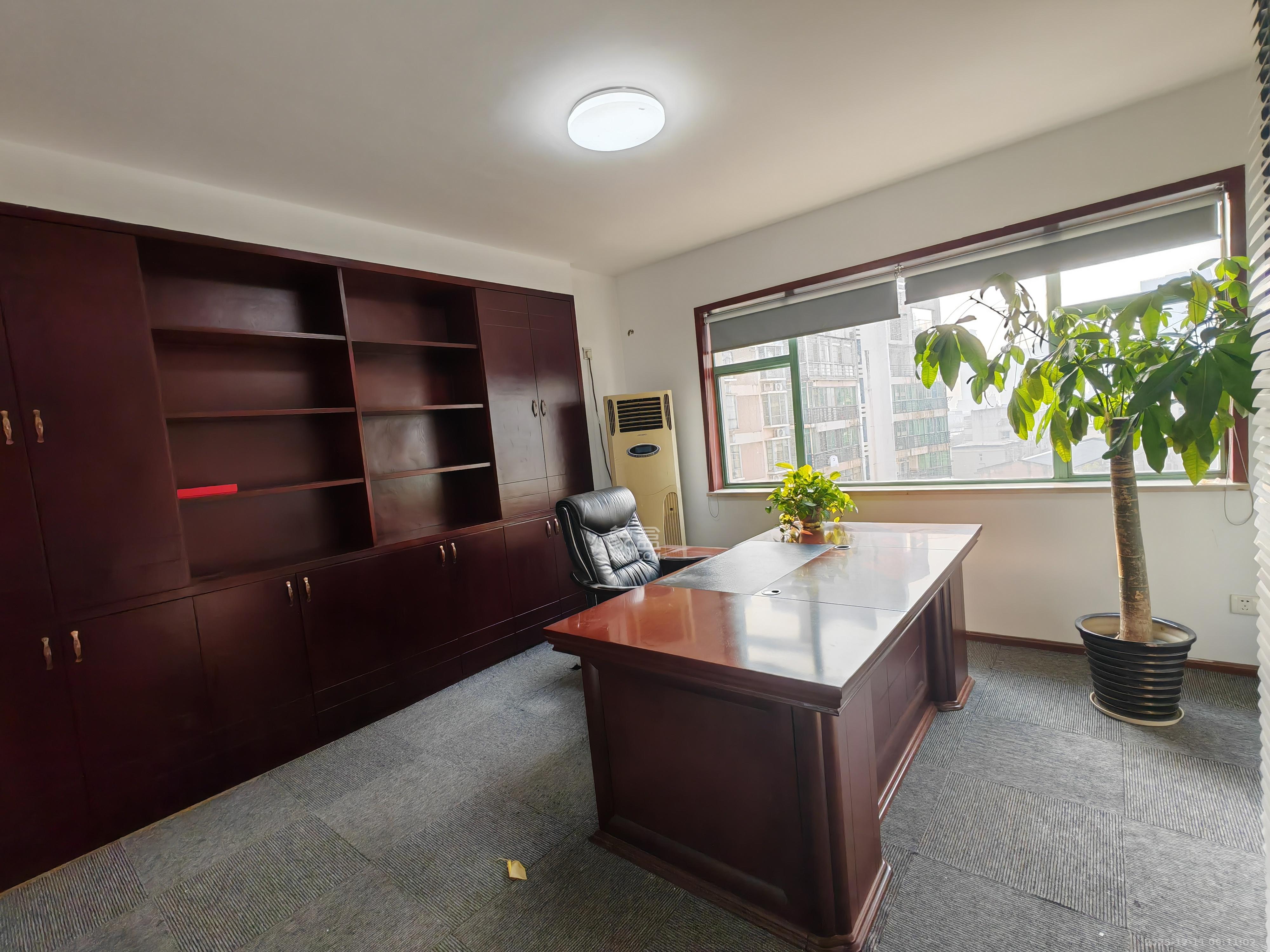 锦绣华天   133.92㎡      5200.0元/月室内图