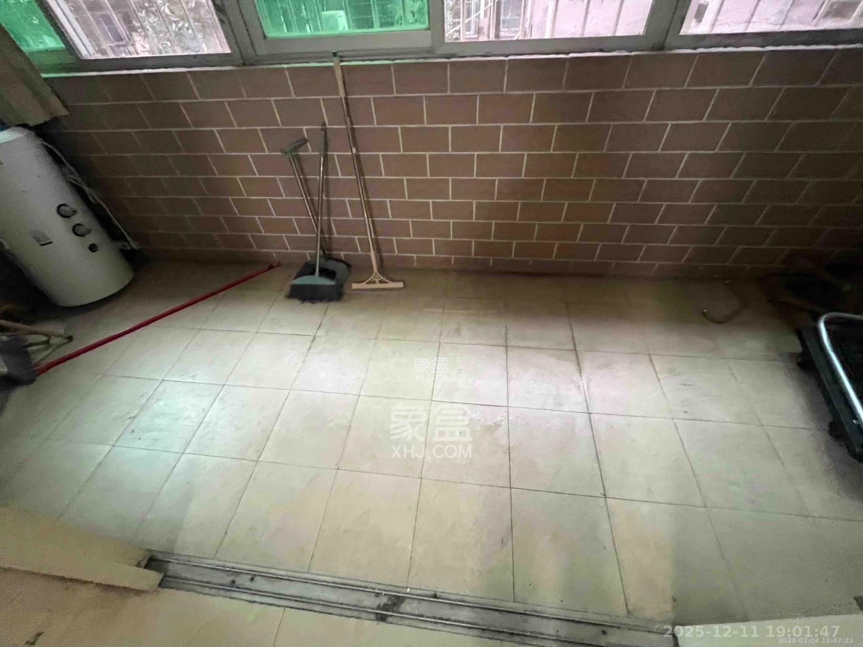 人民新村 3室2厅2卫 2400.0元/月 人民新村 3室2厅2卫 2400.0元/月室内图