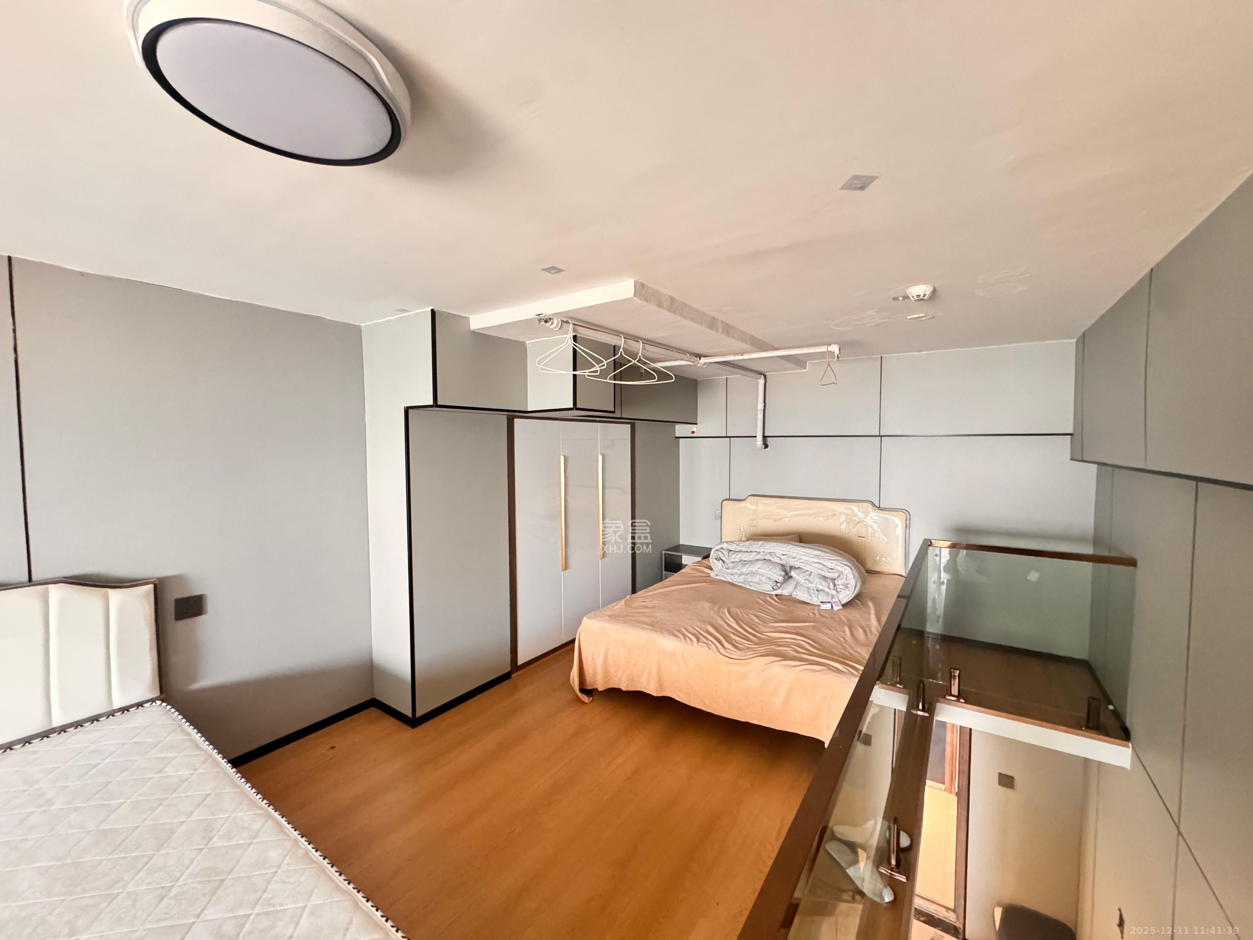 绿地新都会  1室1厅1卫    1400.0元/月室内图