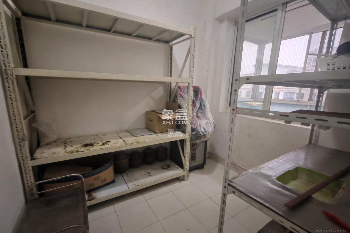 城市山水豪园(山水城市风景) 3室2厅2卫 2400.0元/月 城市山水豪园(山水城市风景) 3室2厅2卫 2400.0元/月室内图