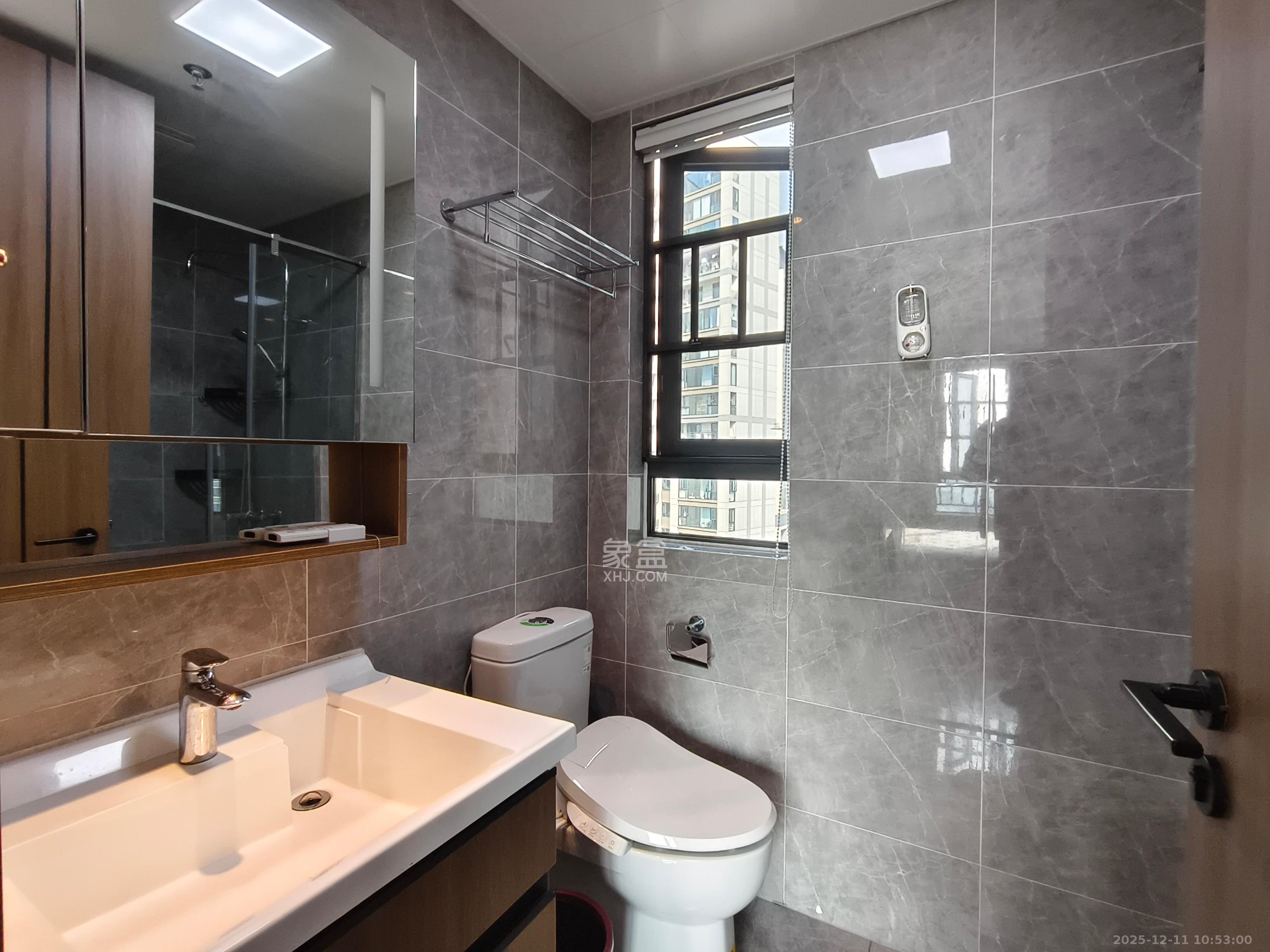 卓越中寰  4室2厅2卫    5800.0元/月室内图