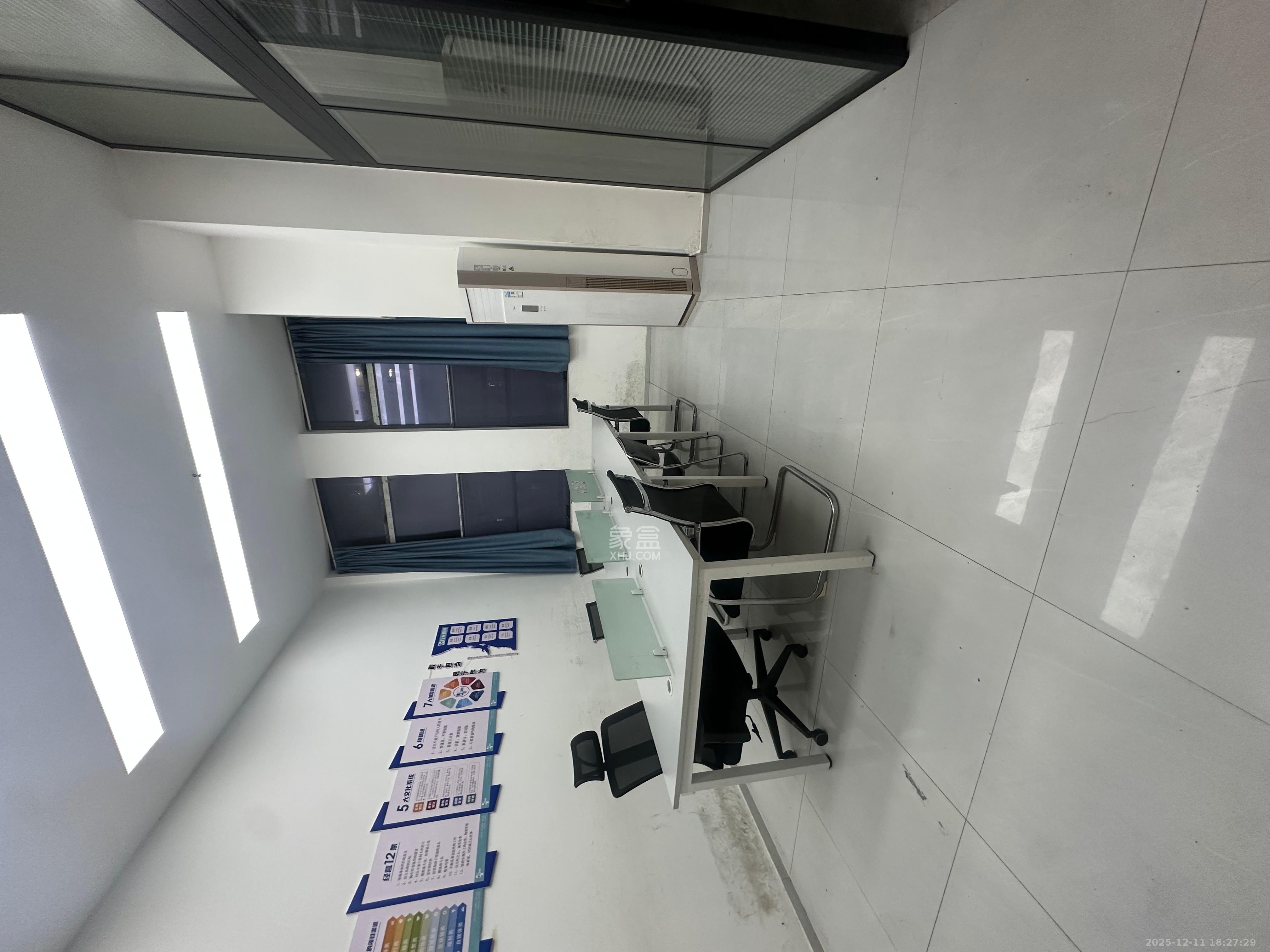 华润置地广场二期 3室2厅1卫 3600.0元/月 华润置地广场二期 3室2厅1卫 3600.0元/月室内图