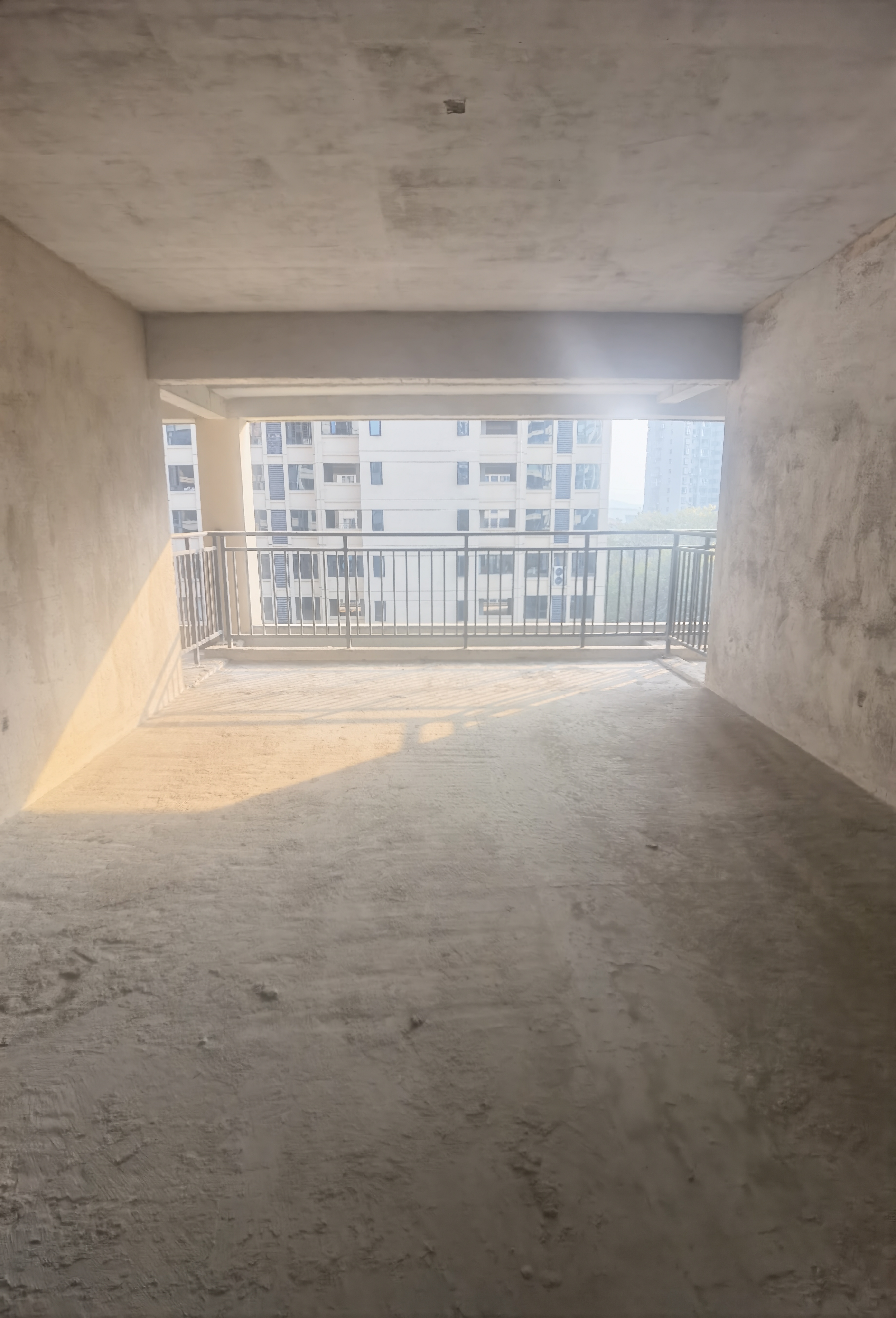 金信园林嘉园  4室2厅2卫    75.0万