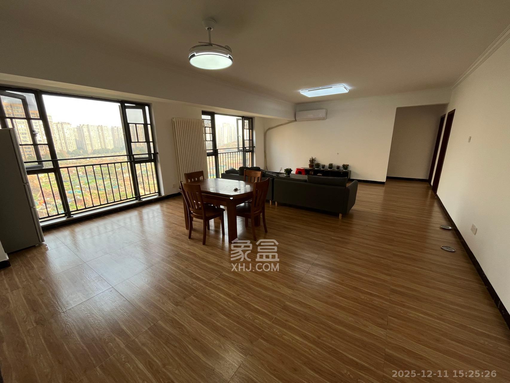 怡海星城  1室2厅2卫    2000.0元/月