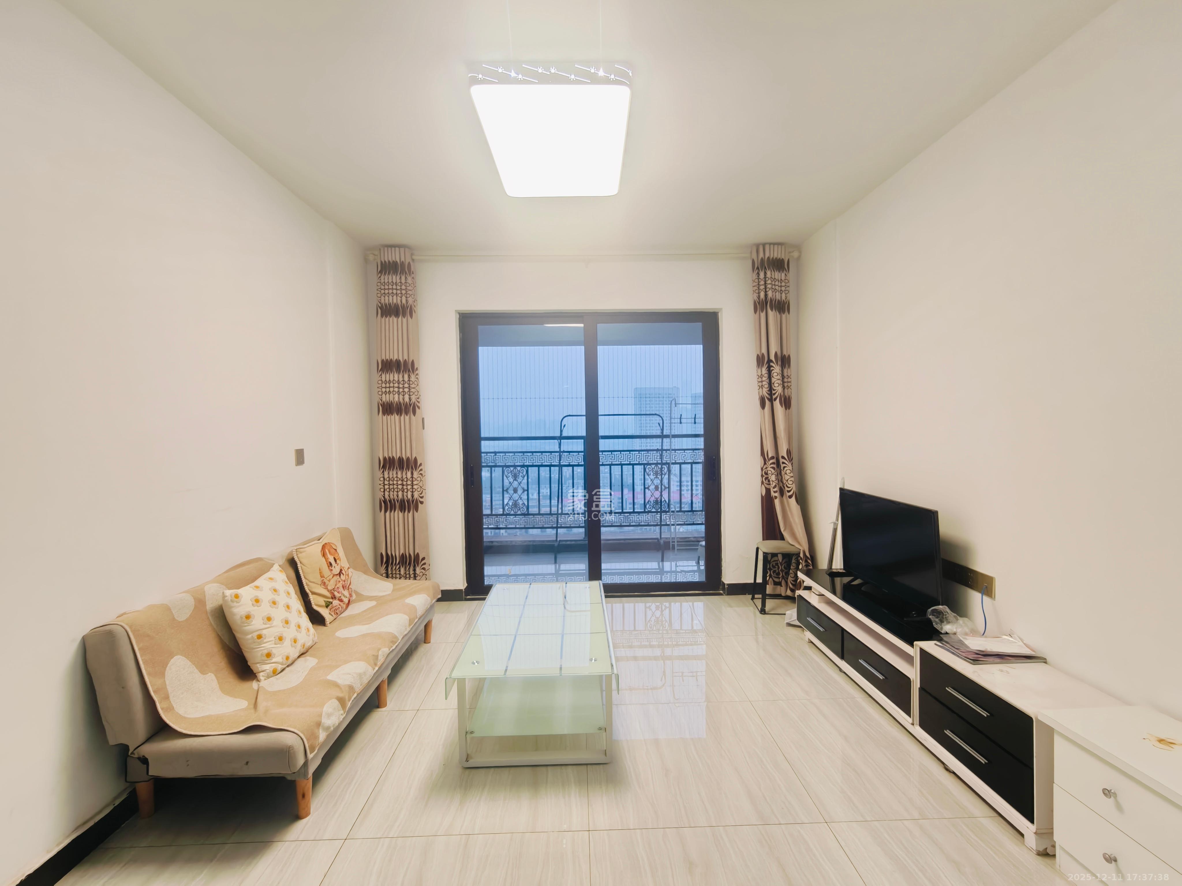 上园商住小区  3室2厅1卫    3000.0元/月