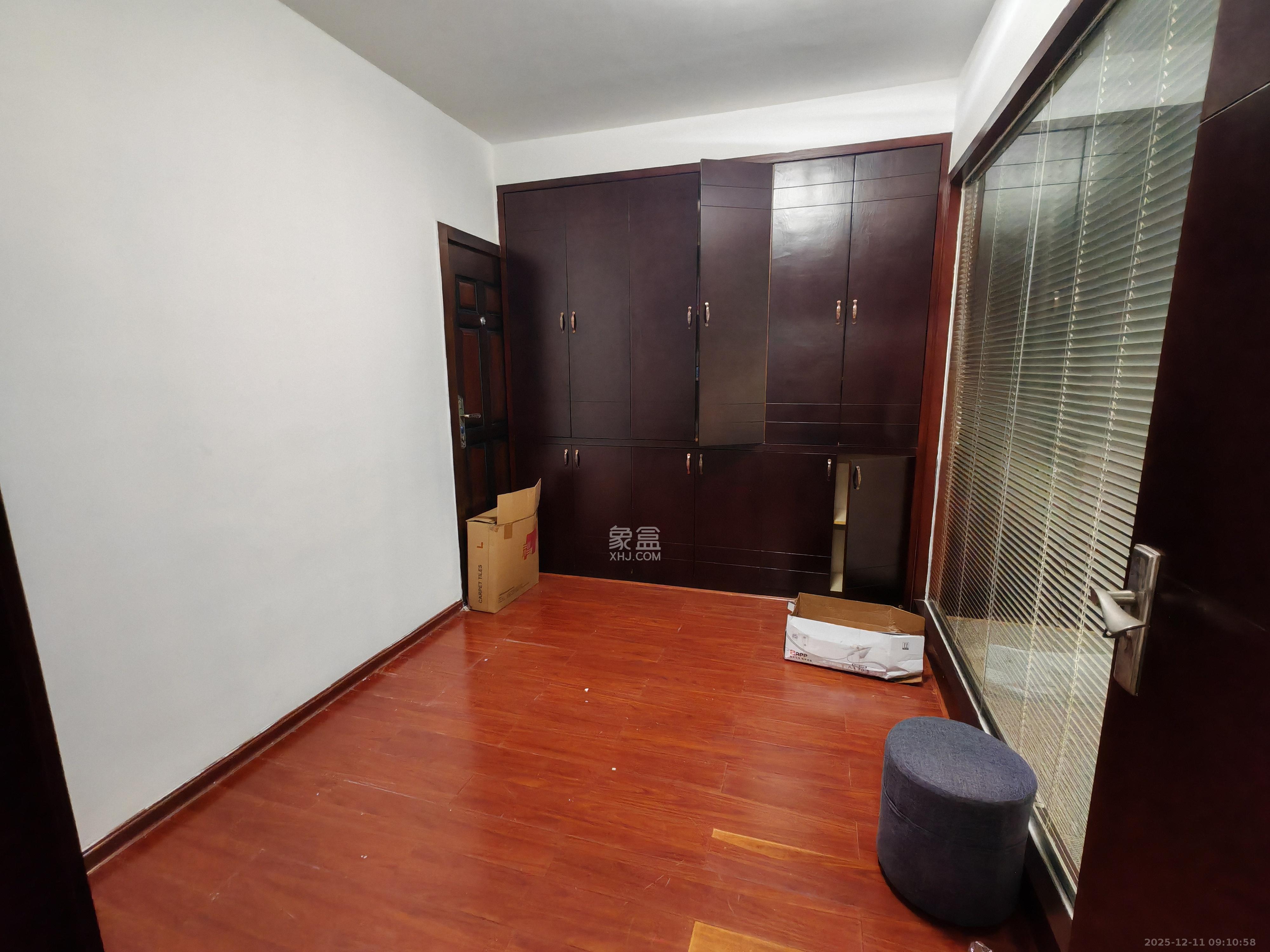 锦绣华天   133.92㎡      5200.0元/月室内图