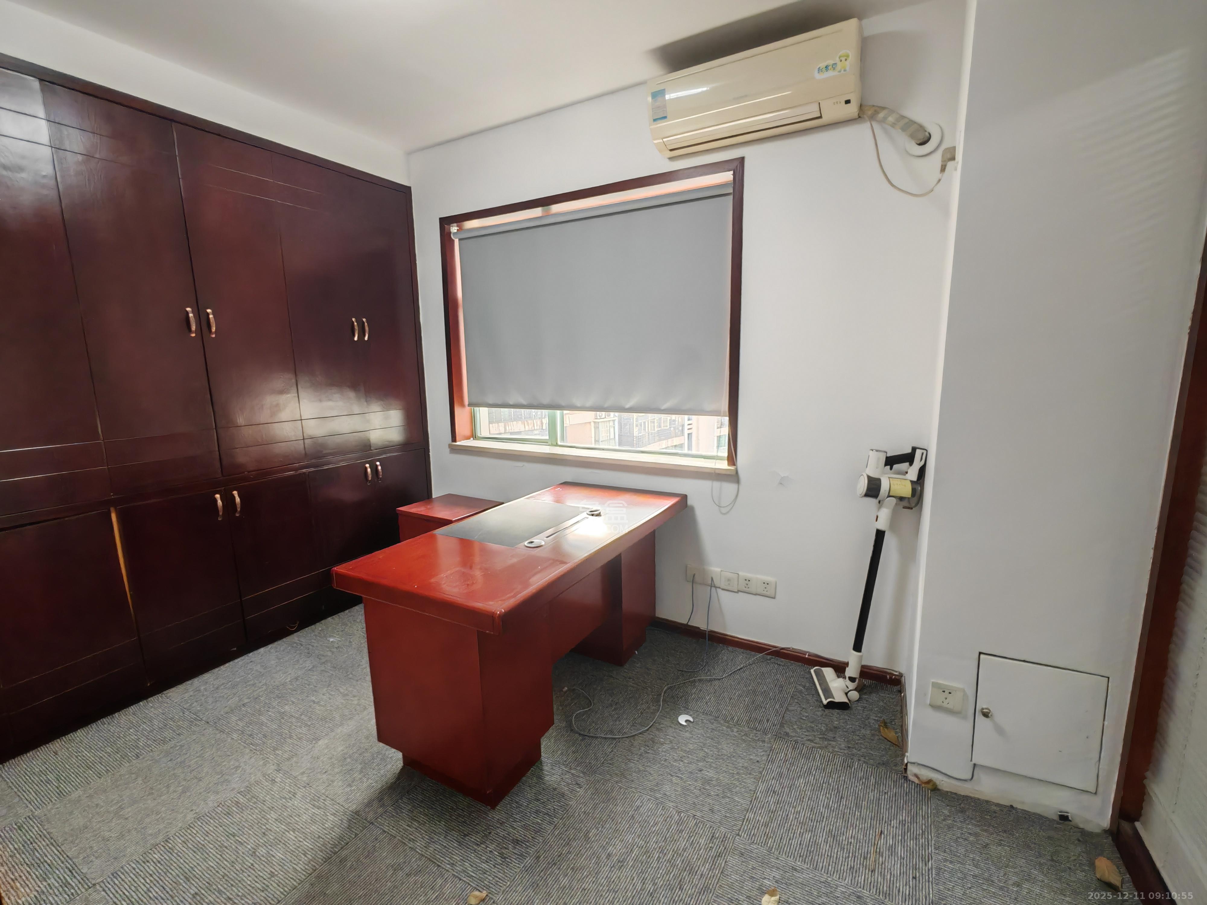 锦绣华天   133.92㎡      5200.0元/月室内图