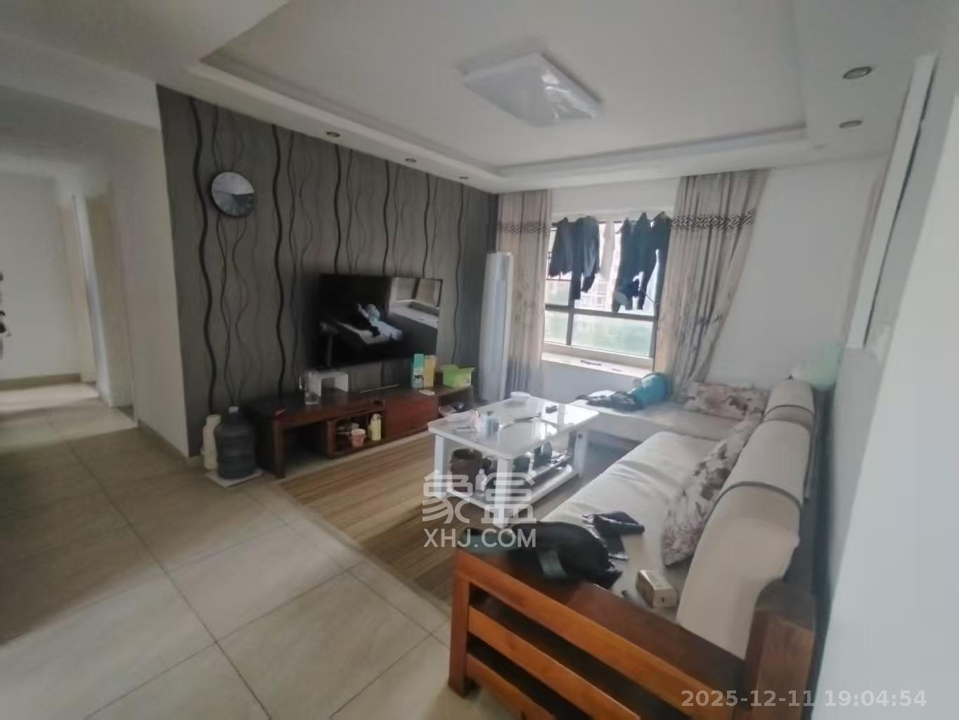 山语城二期  3室1厅1卫    1800.0元/月