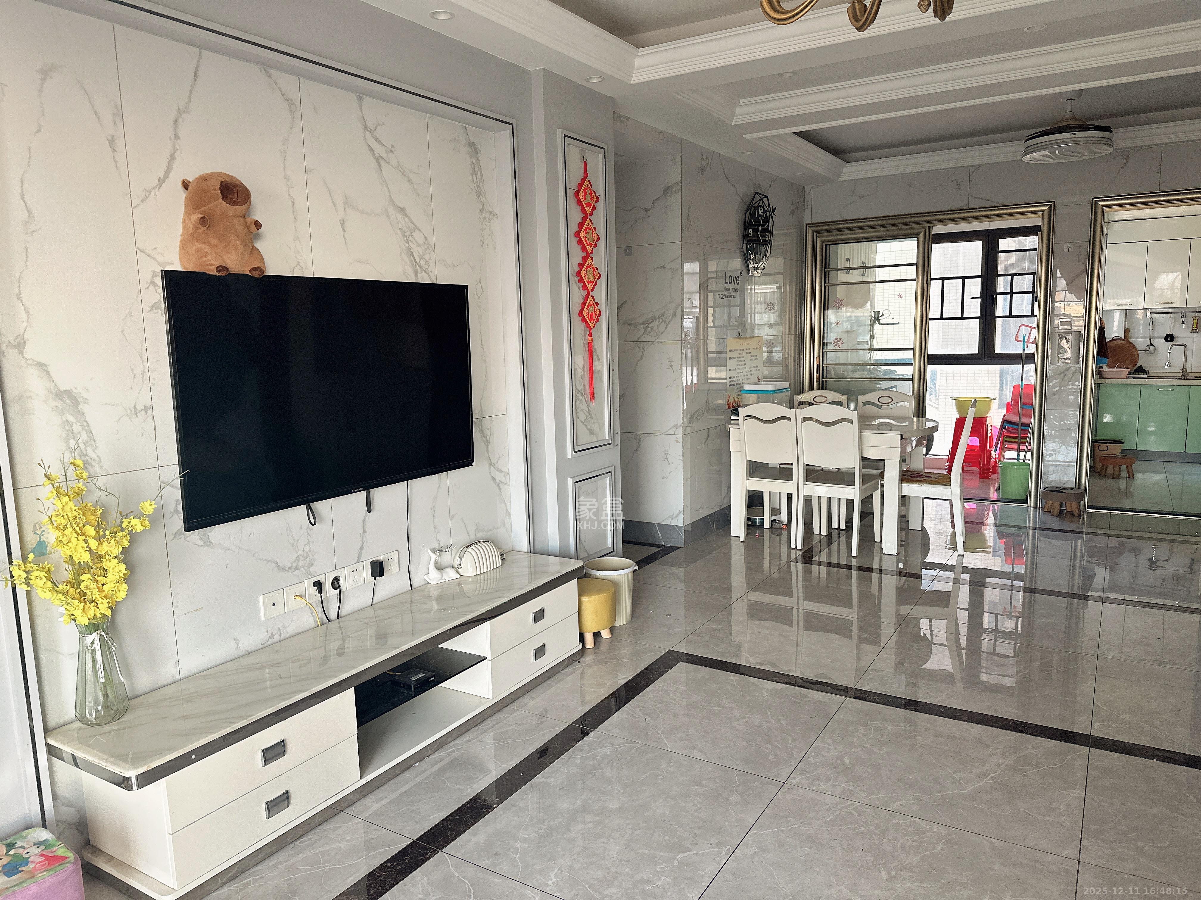 中南国际眼镜城（中伟商业中心）  4室2厅2卫    2800.0元/月室内图