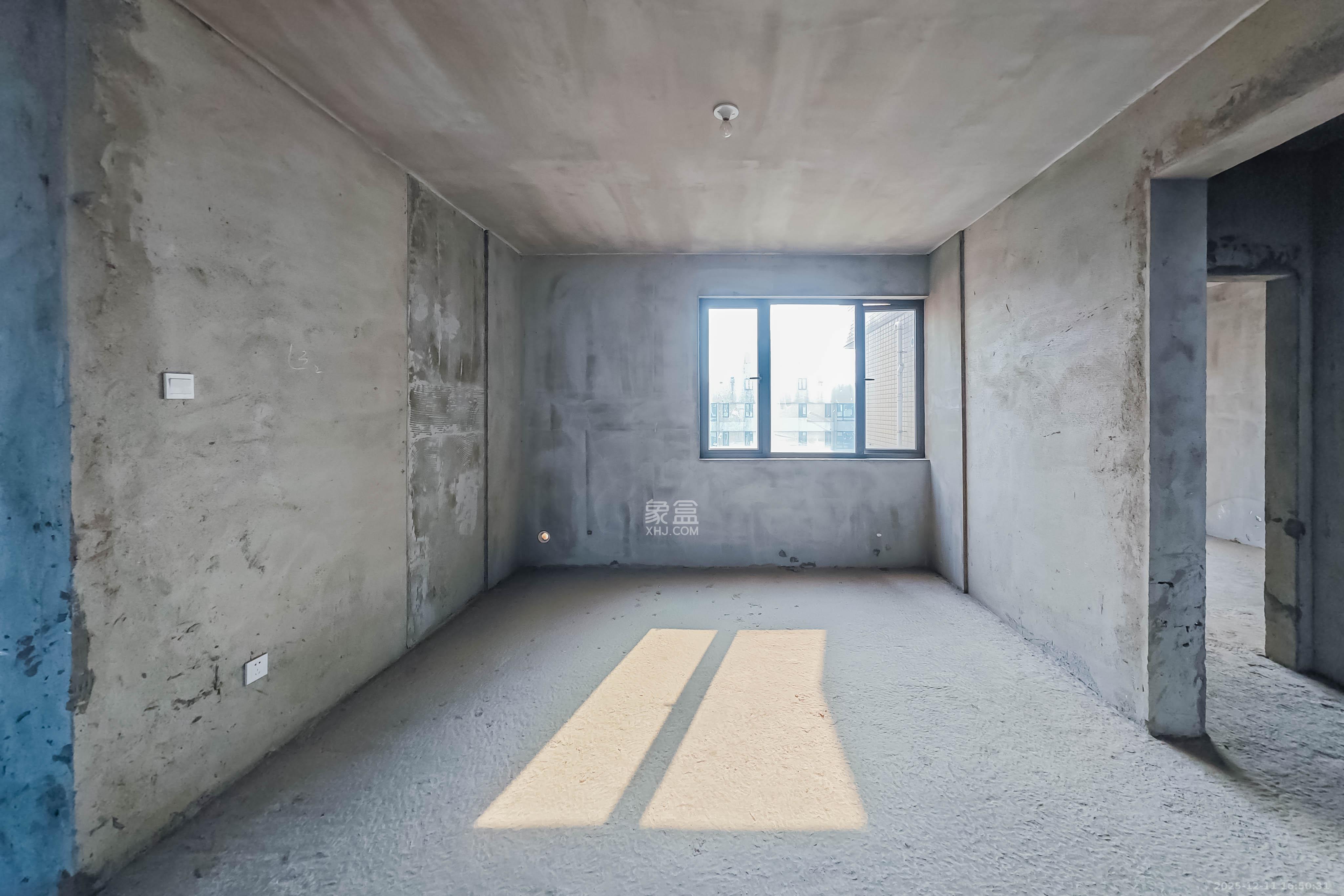 金轮星光名座  3室2厅1卫    65.0万