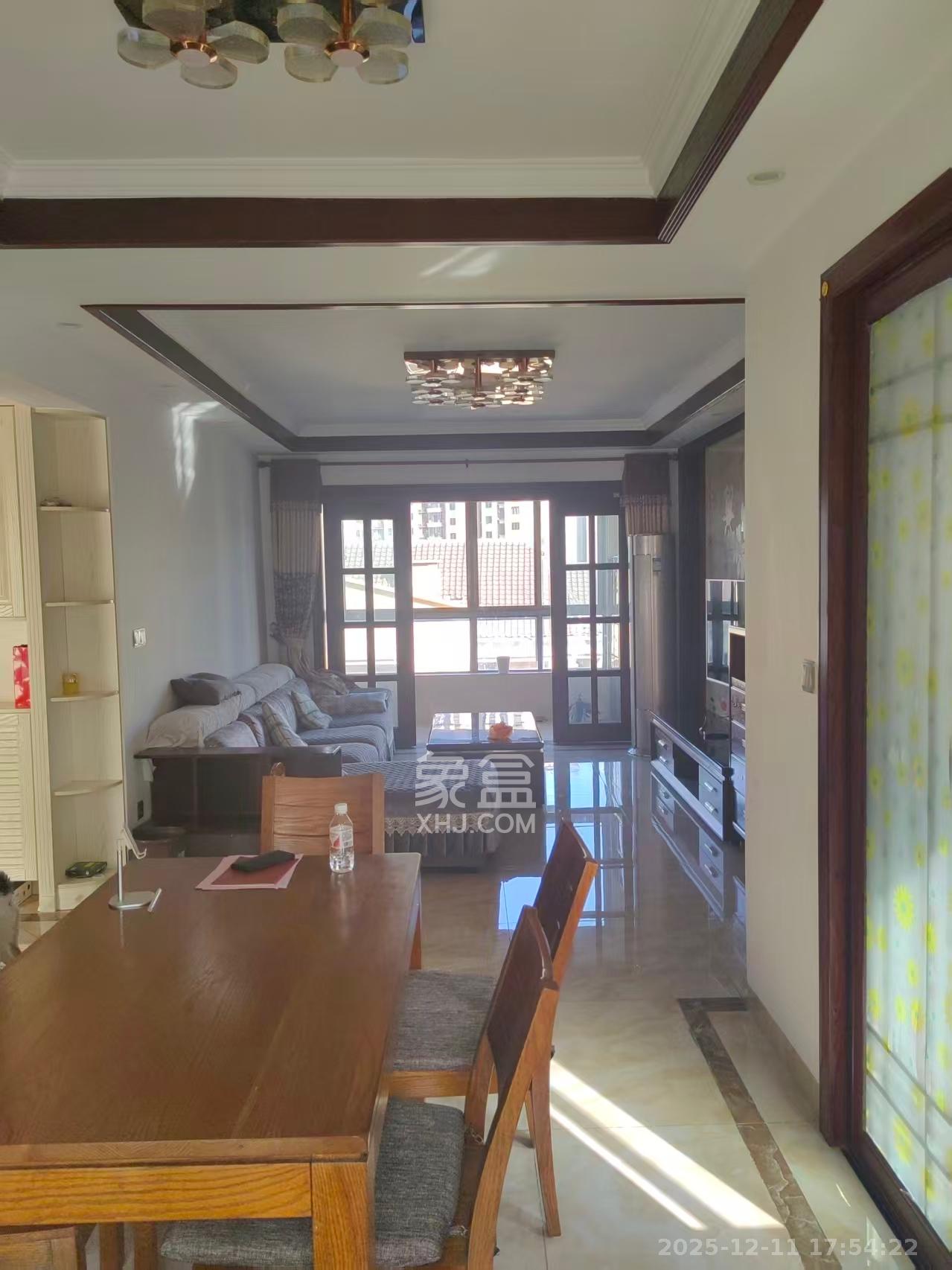 钱隆世家  4室2厅2卫    2500.0元/月