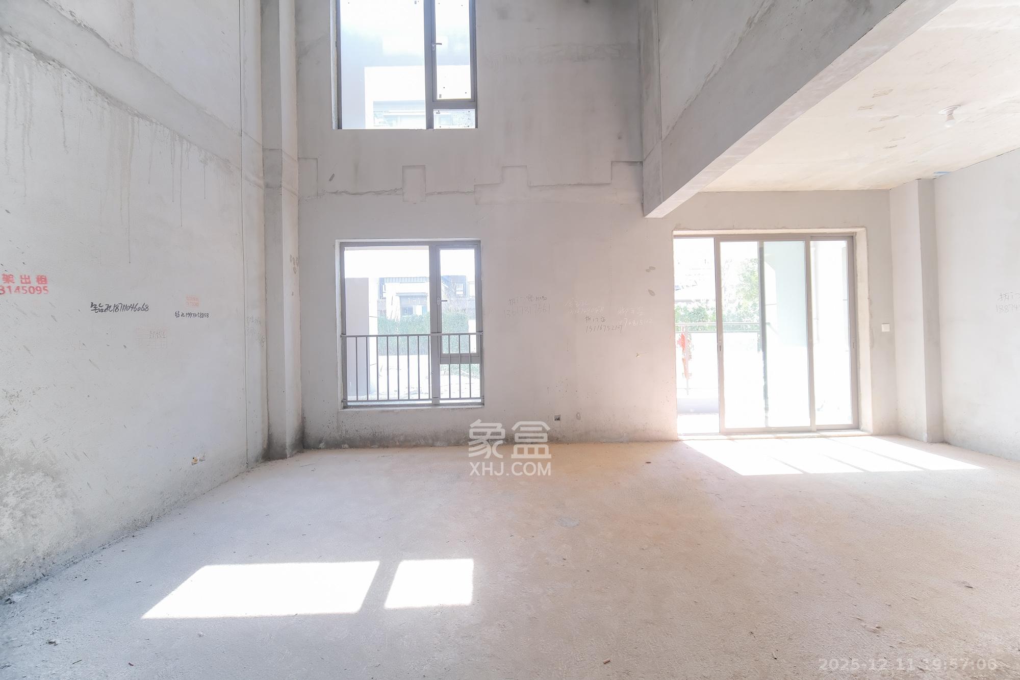 爱情公望府  5室2厅3卫    268.8万